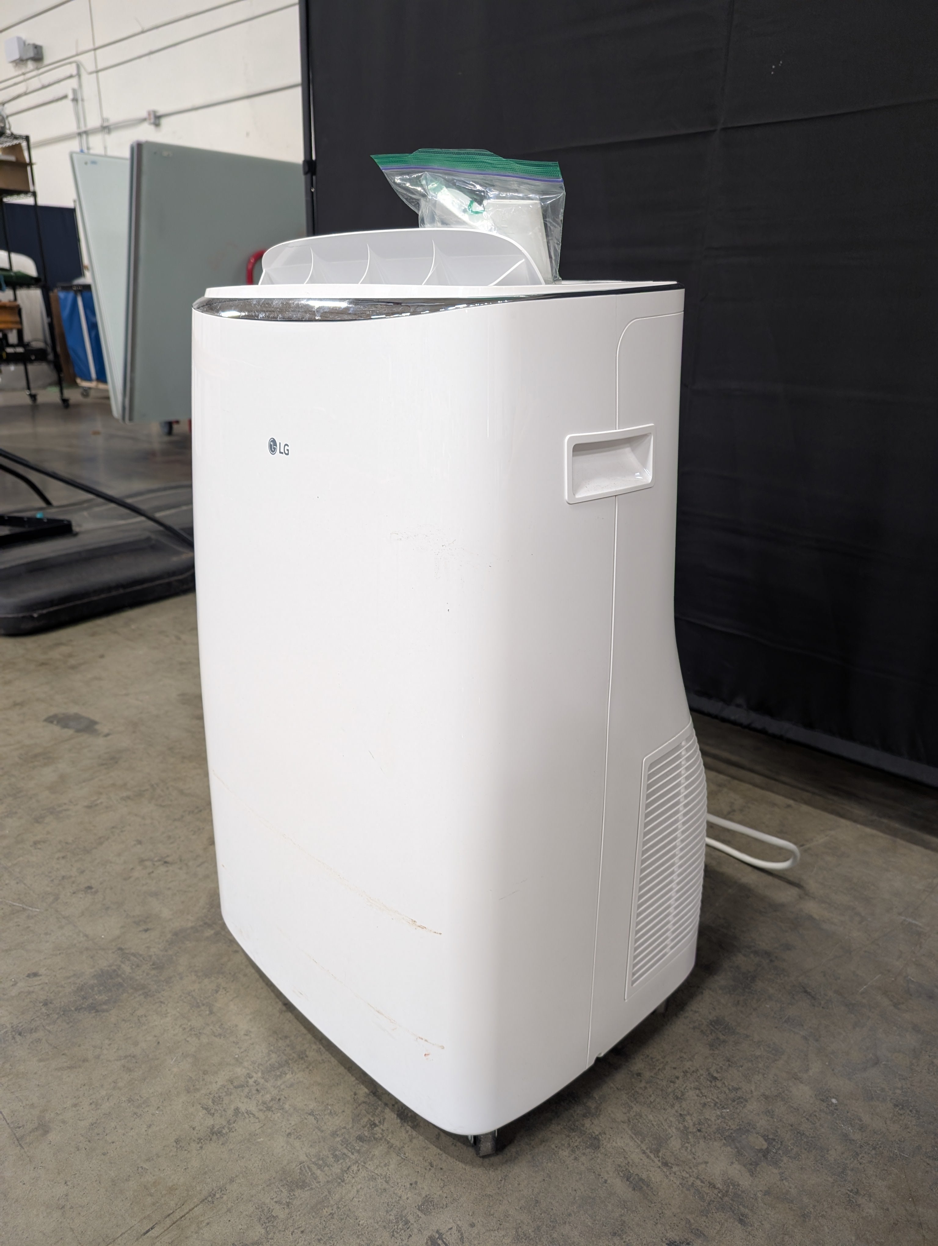 White LG DUAL Inverter Portable Air Conditioner