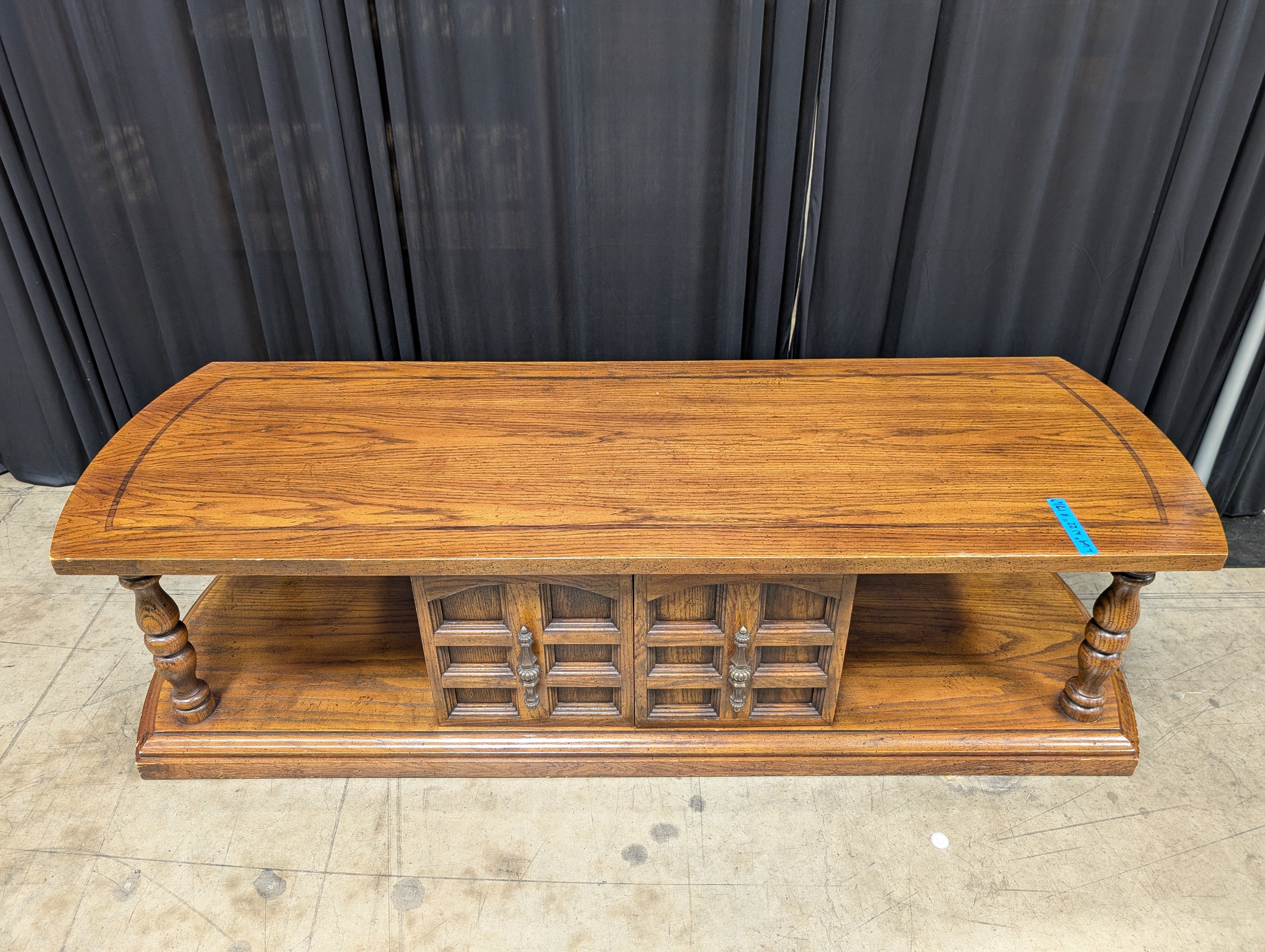 Dark Wood Traditional Coffee Table with Turned Legs