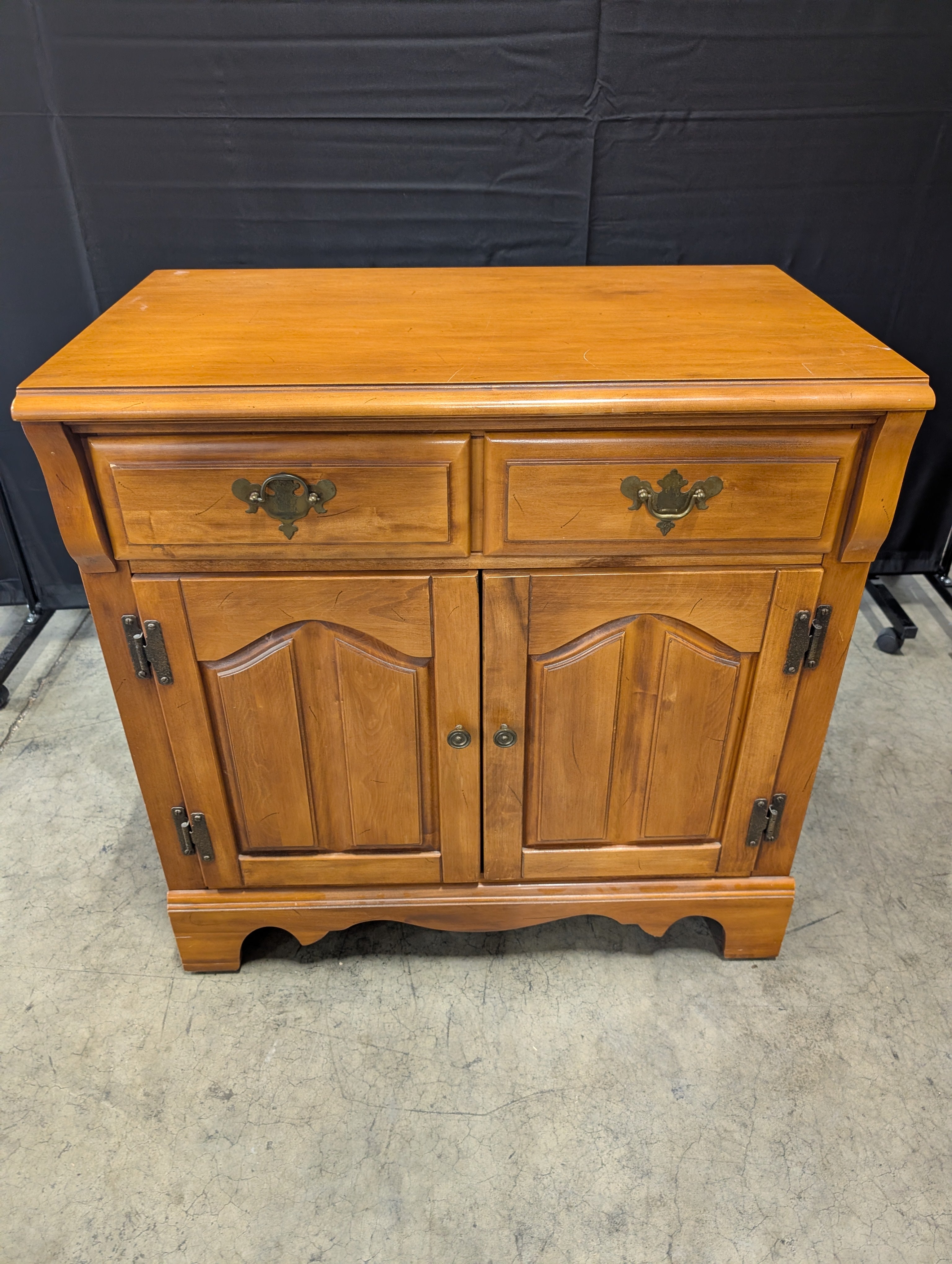 Traditional Honey Wood Storage Cabinet with Drawers