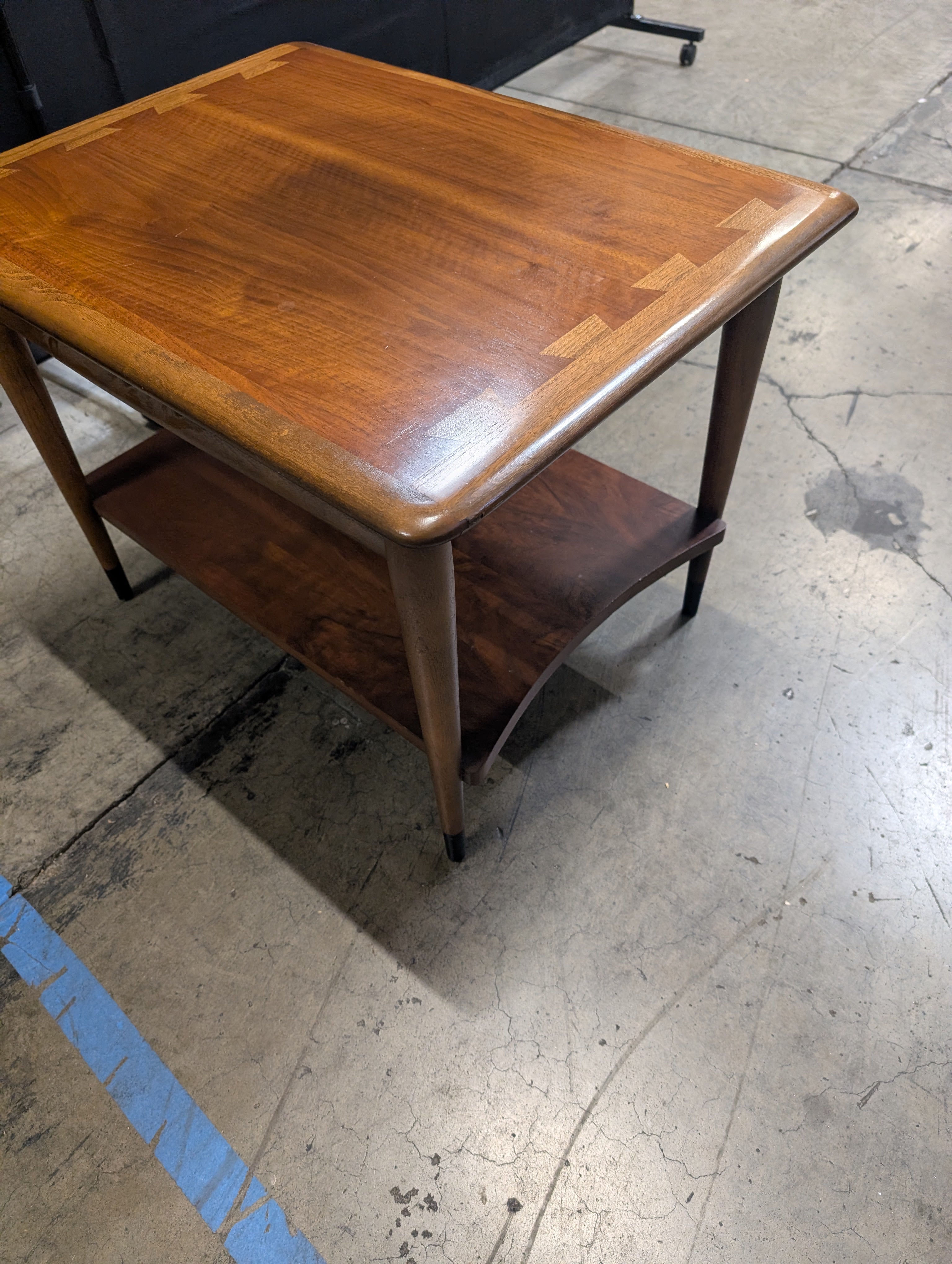 Lane Furniture Wood End Table with Inlaid Top and Lower Shelf