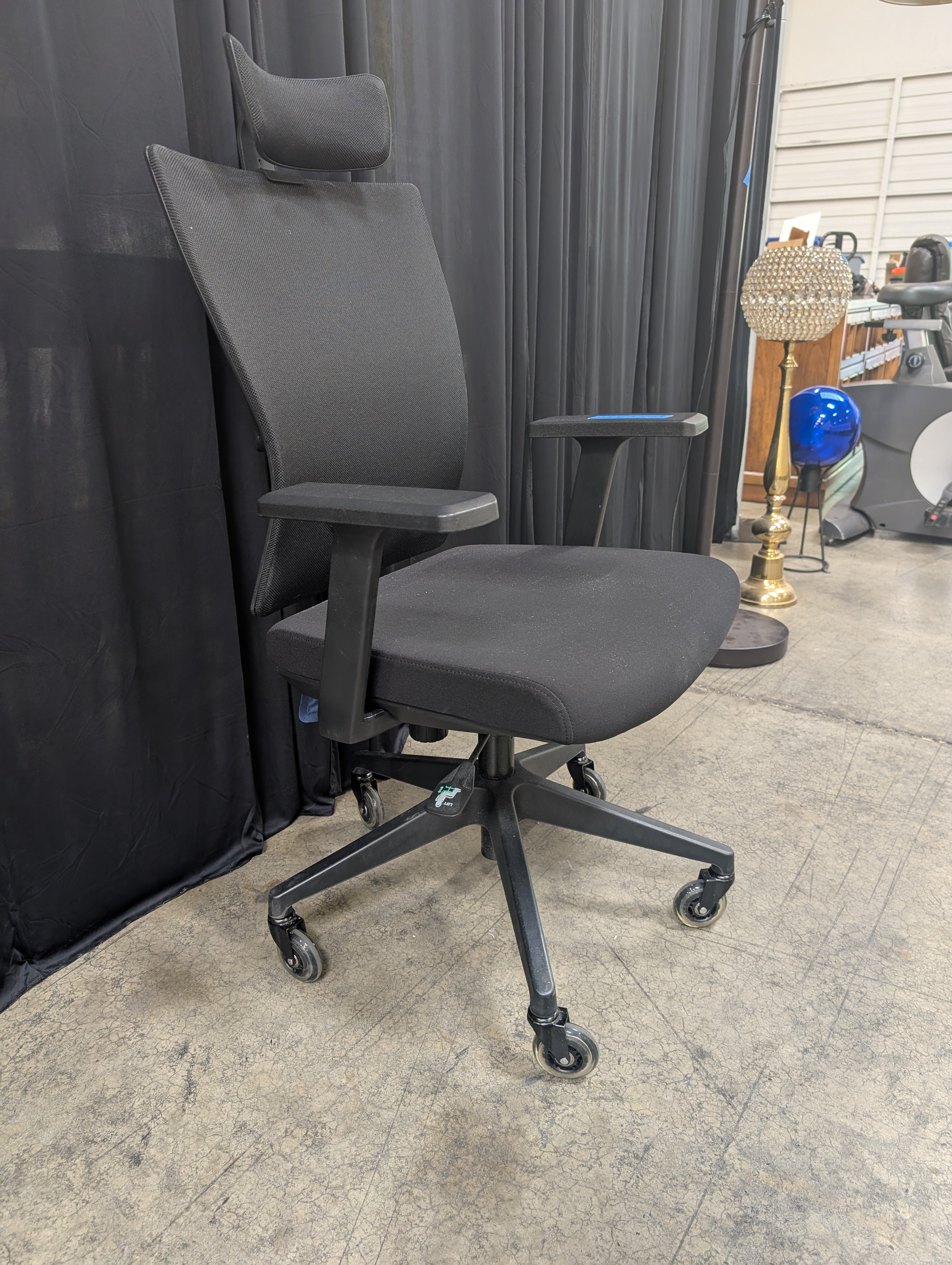 Black Mesh Ergonomic Office Chair with Headrest