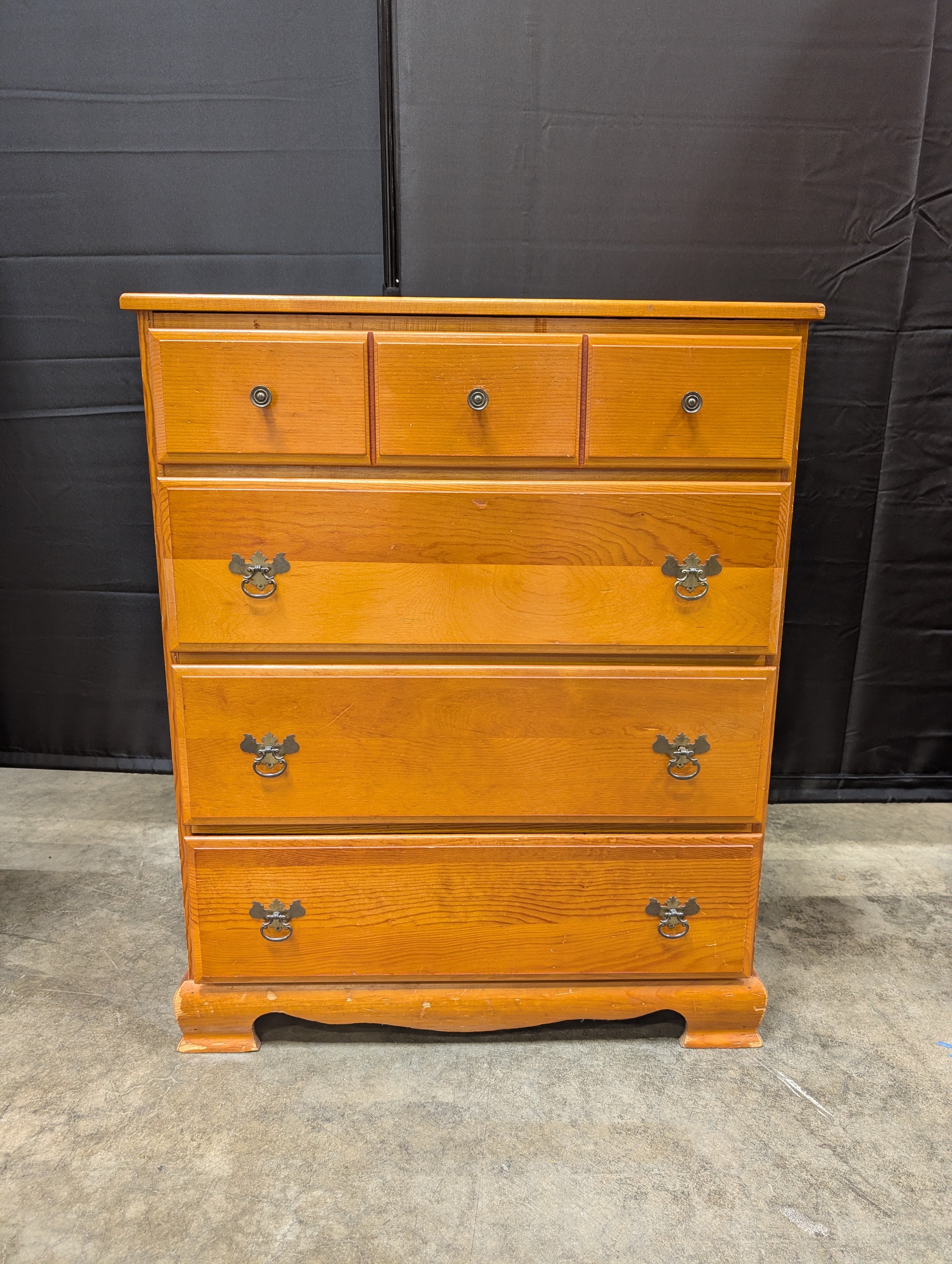 Vintage Maple Four-Drawer Dresser in Warm Honey