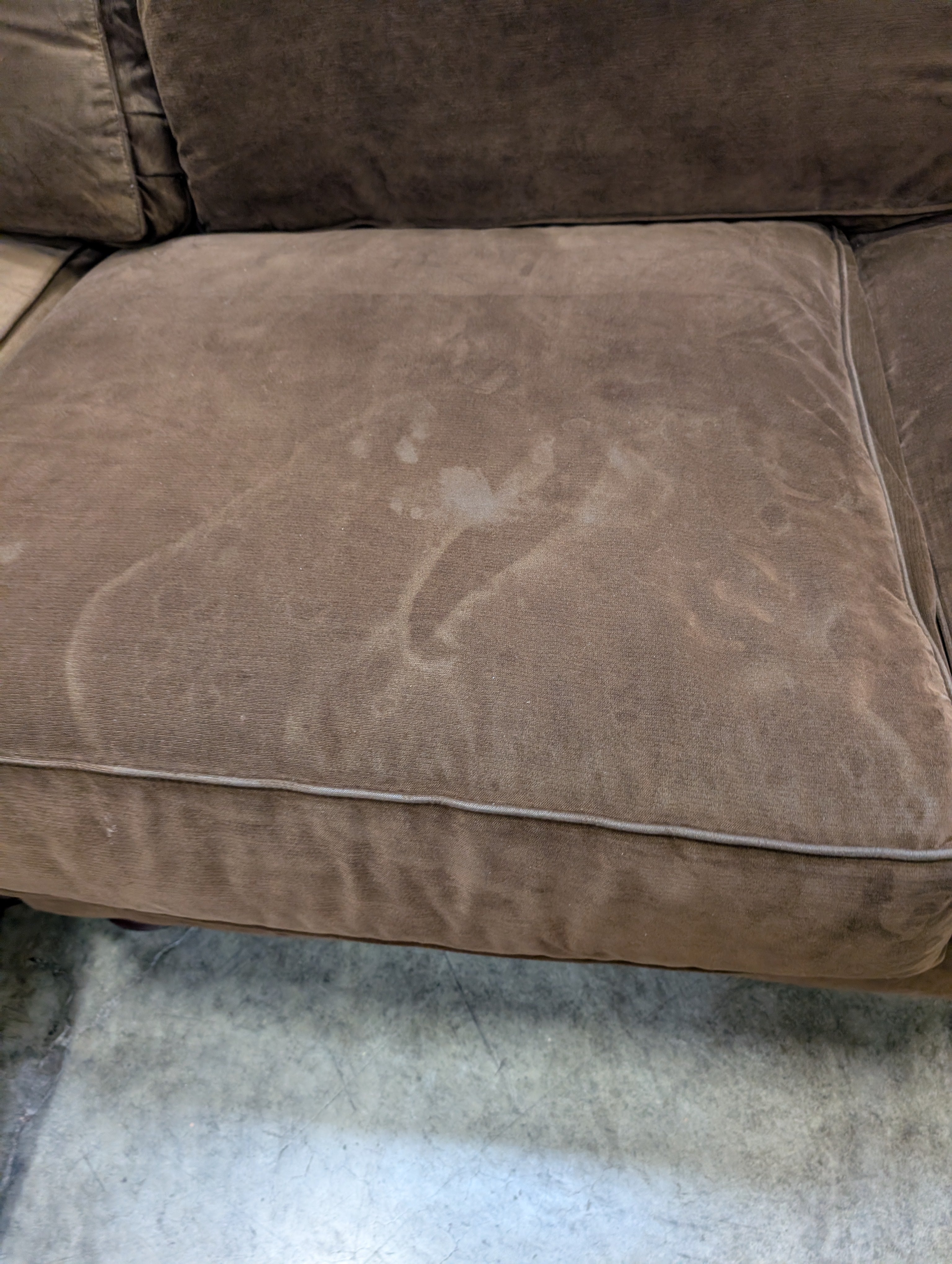 Spacious Brown Broyhill L-Shaped Sectional Sofa with Plush Upholstery USED
