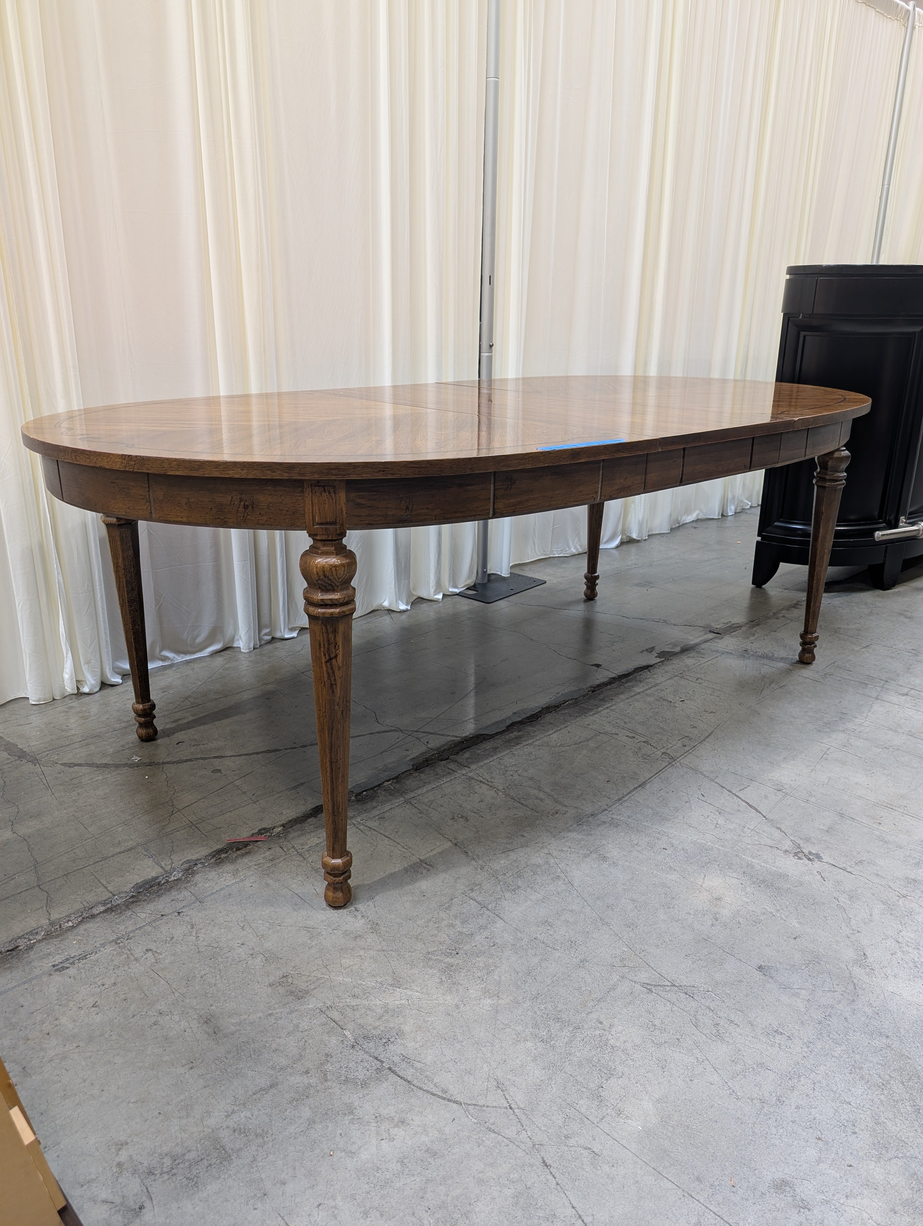 Traditional Oval Wood Dining