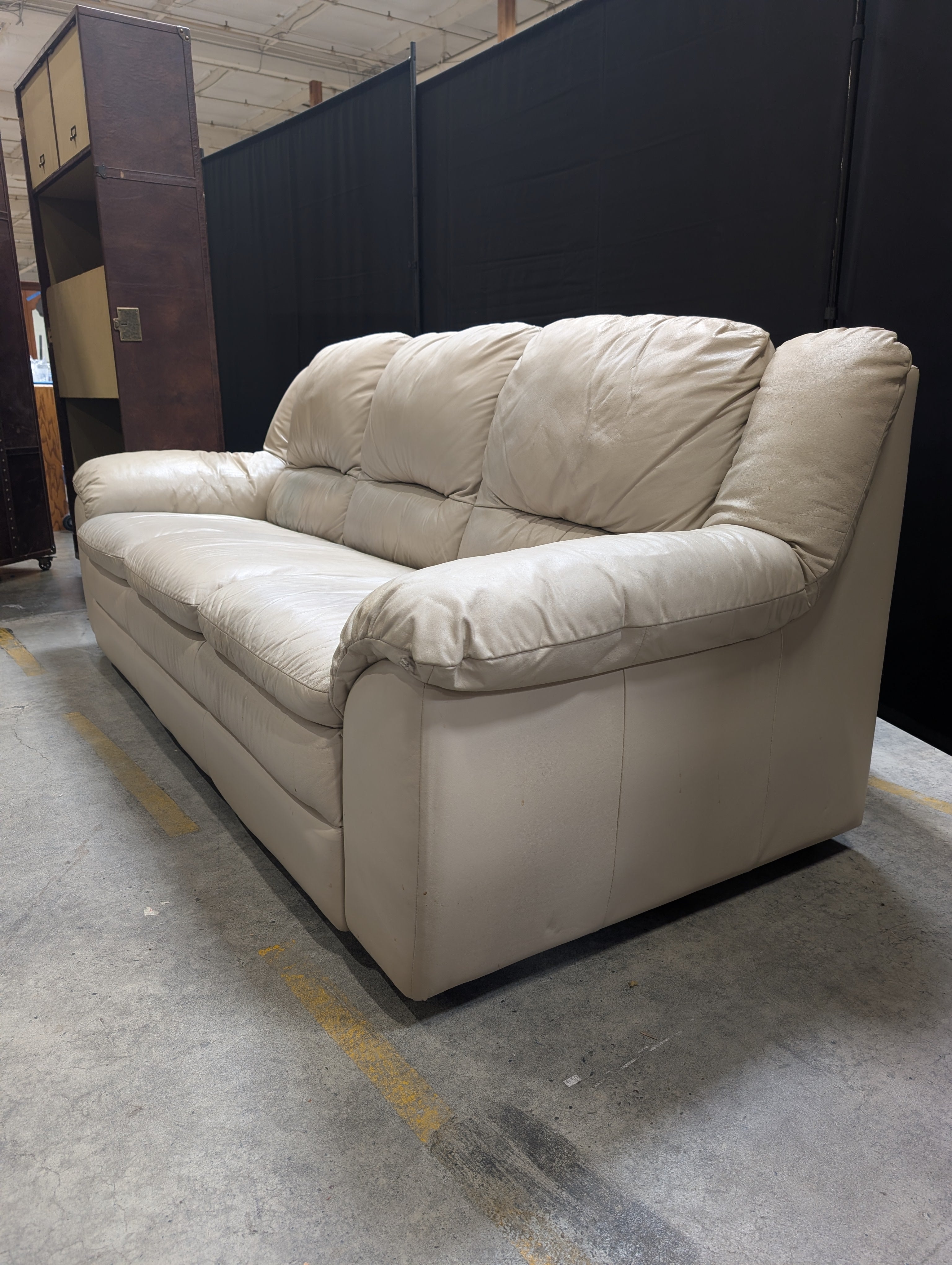 Spacious Three-Seater Sofa with Rolled Arms