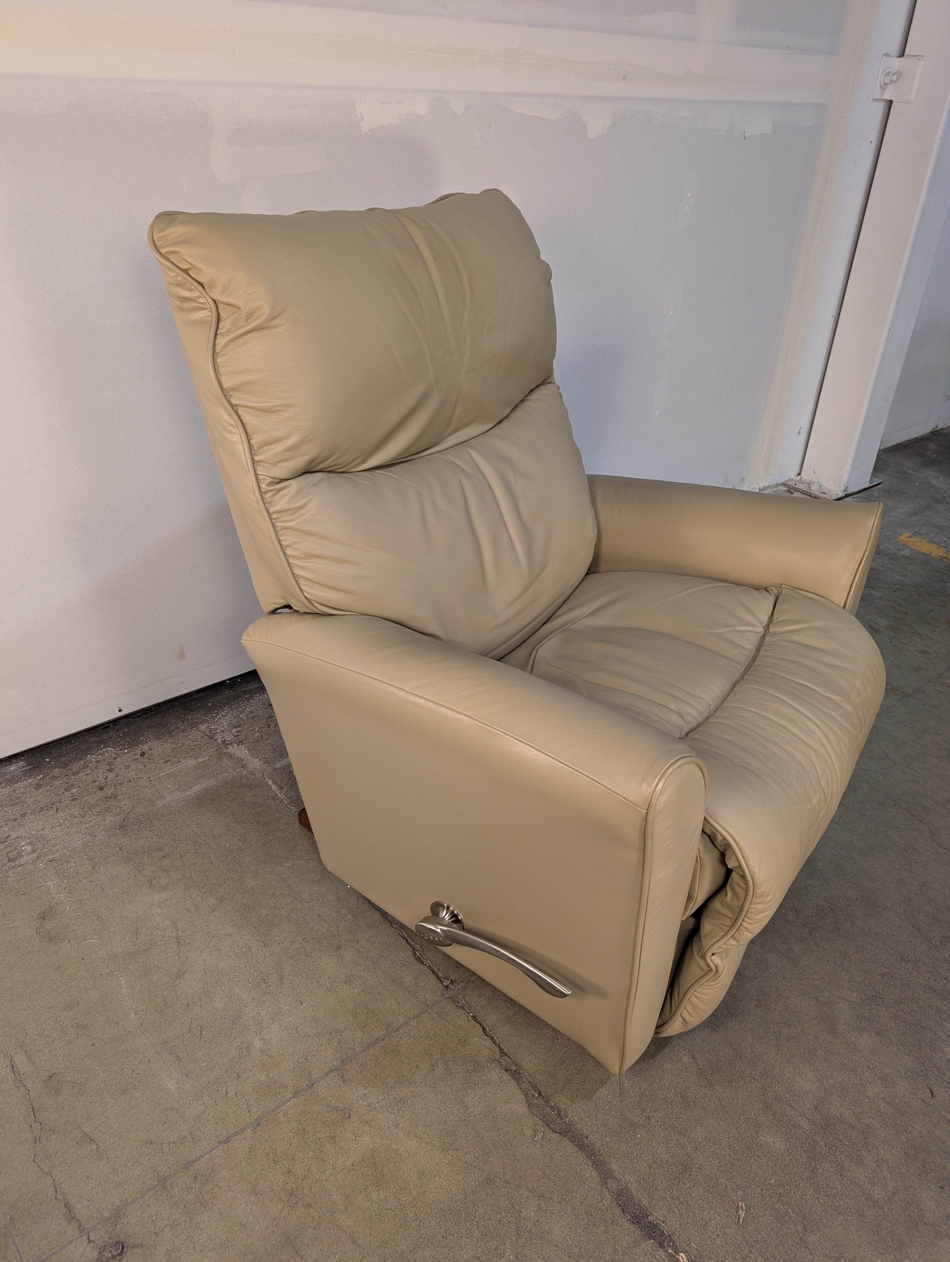 La-Z-Boy Beige Leather Rocker Recliner Chair