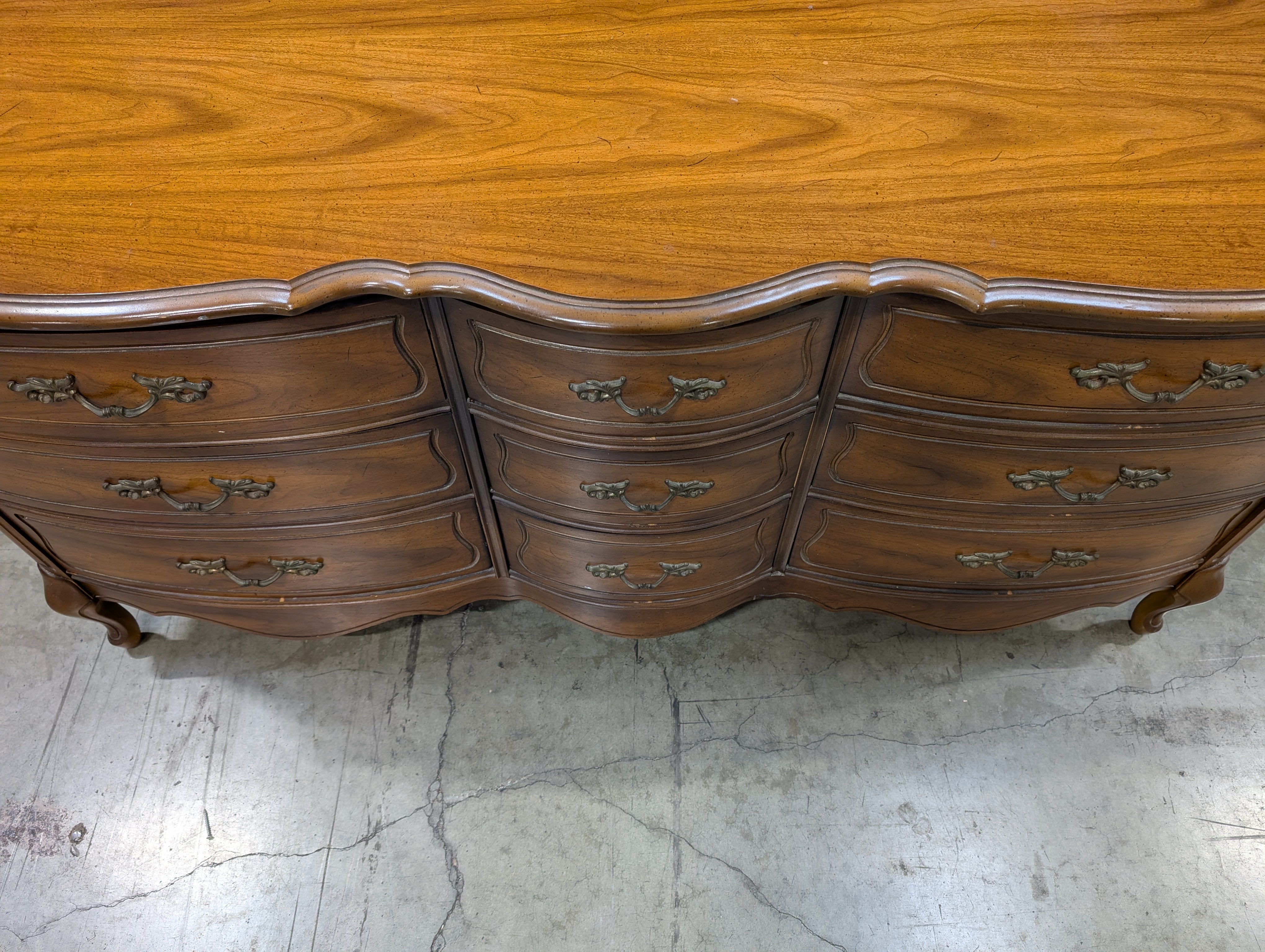 Traditional Curved Top Wooden Dresser