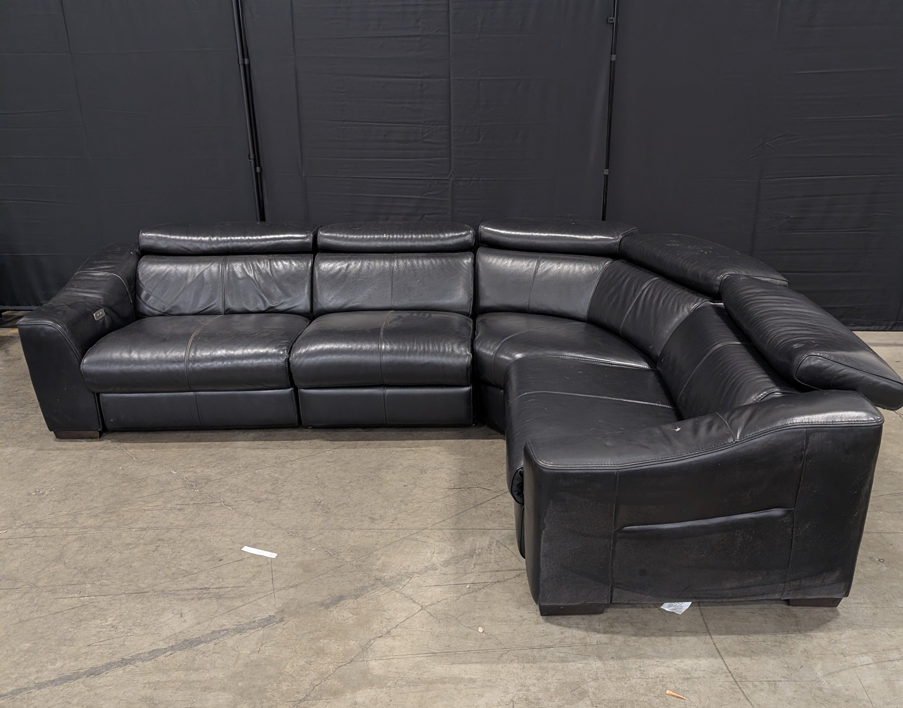 Modern Black Sectional Sofa with Adjustable Headrests