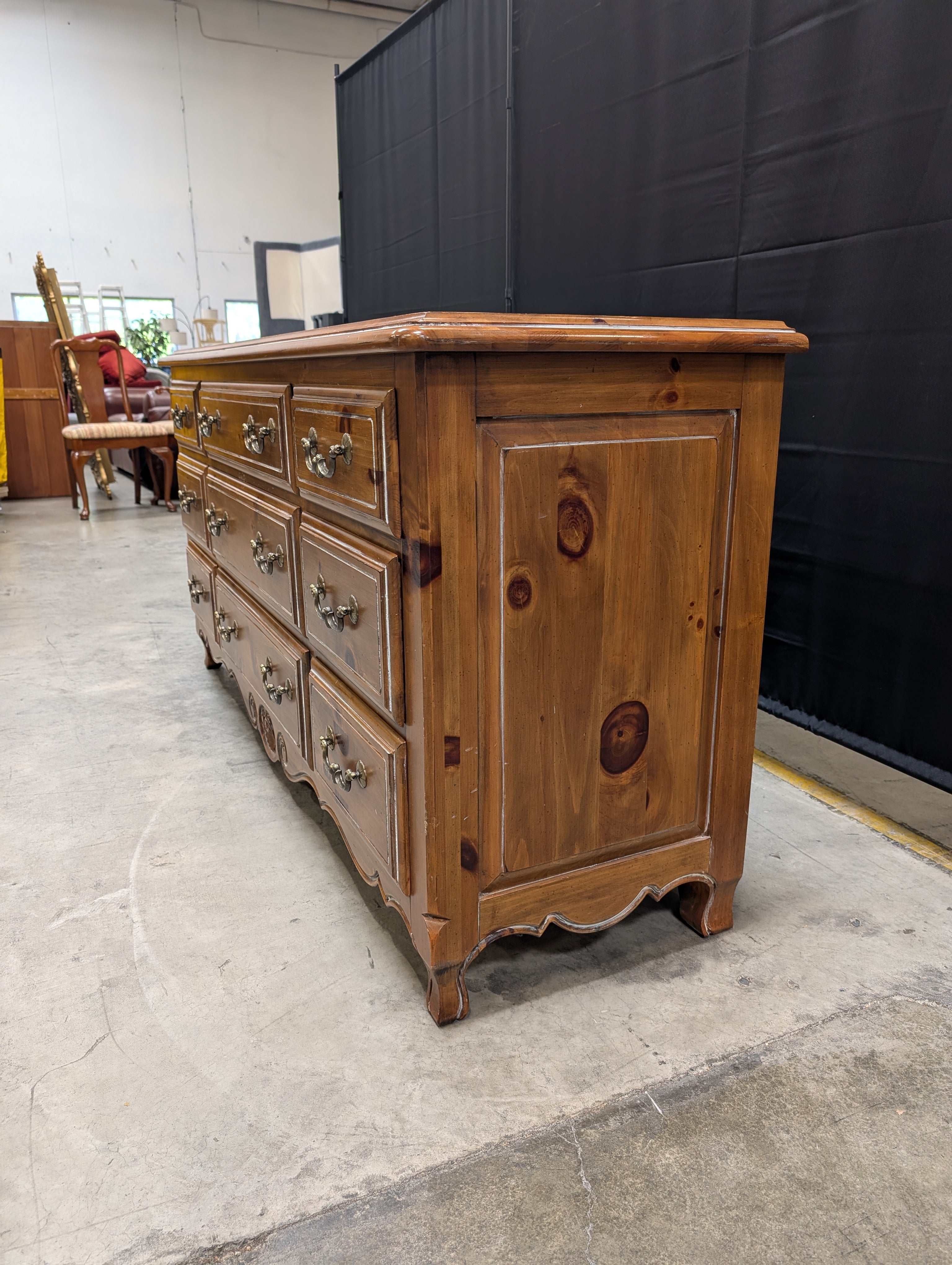 Ethan Allen Stately Wood French Provincial Nine-Drawer Dresser