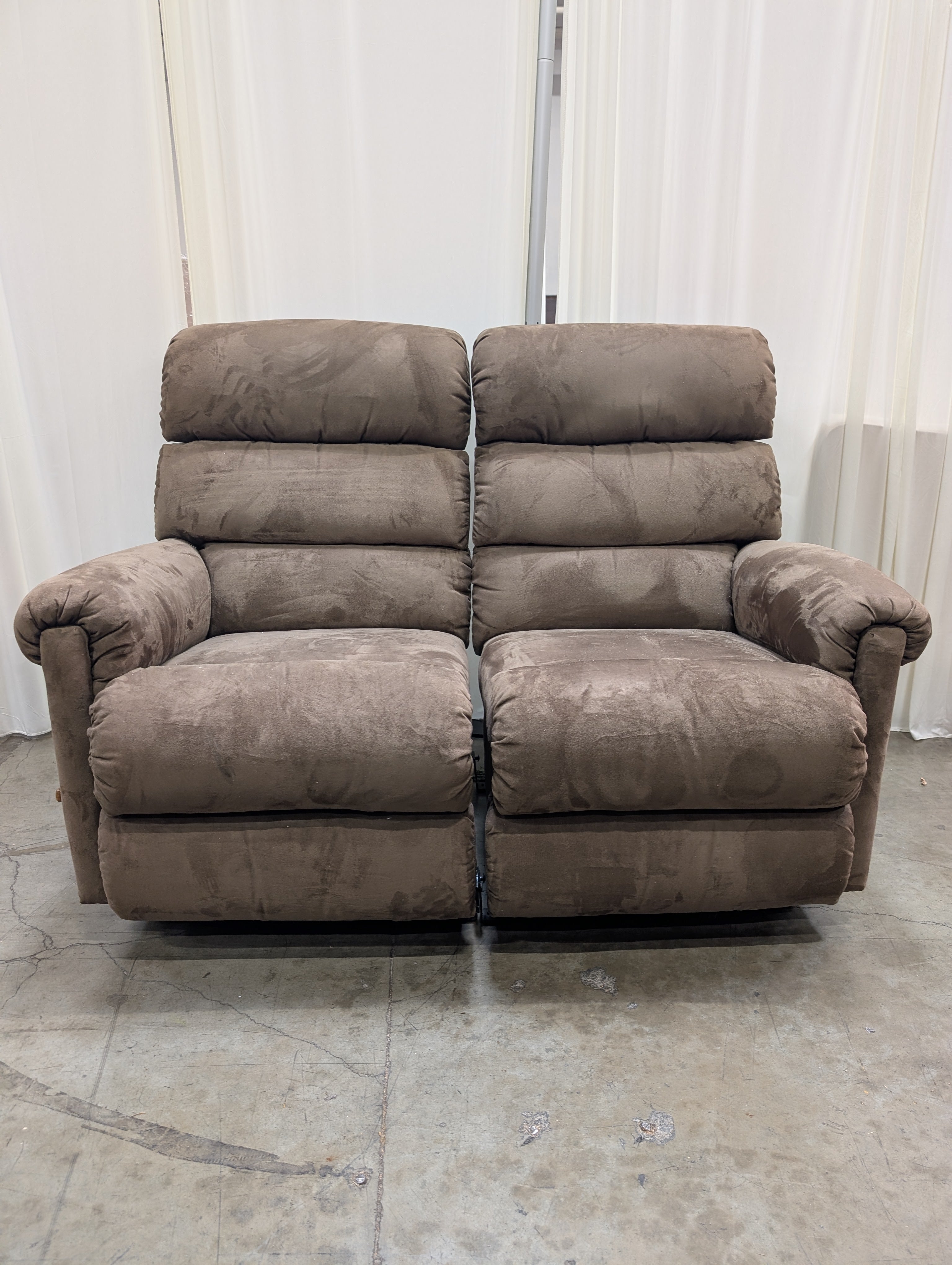 Dual Reclining Two-Seat Loveseat in Brown Microfiber