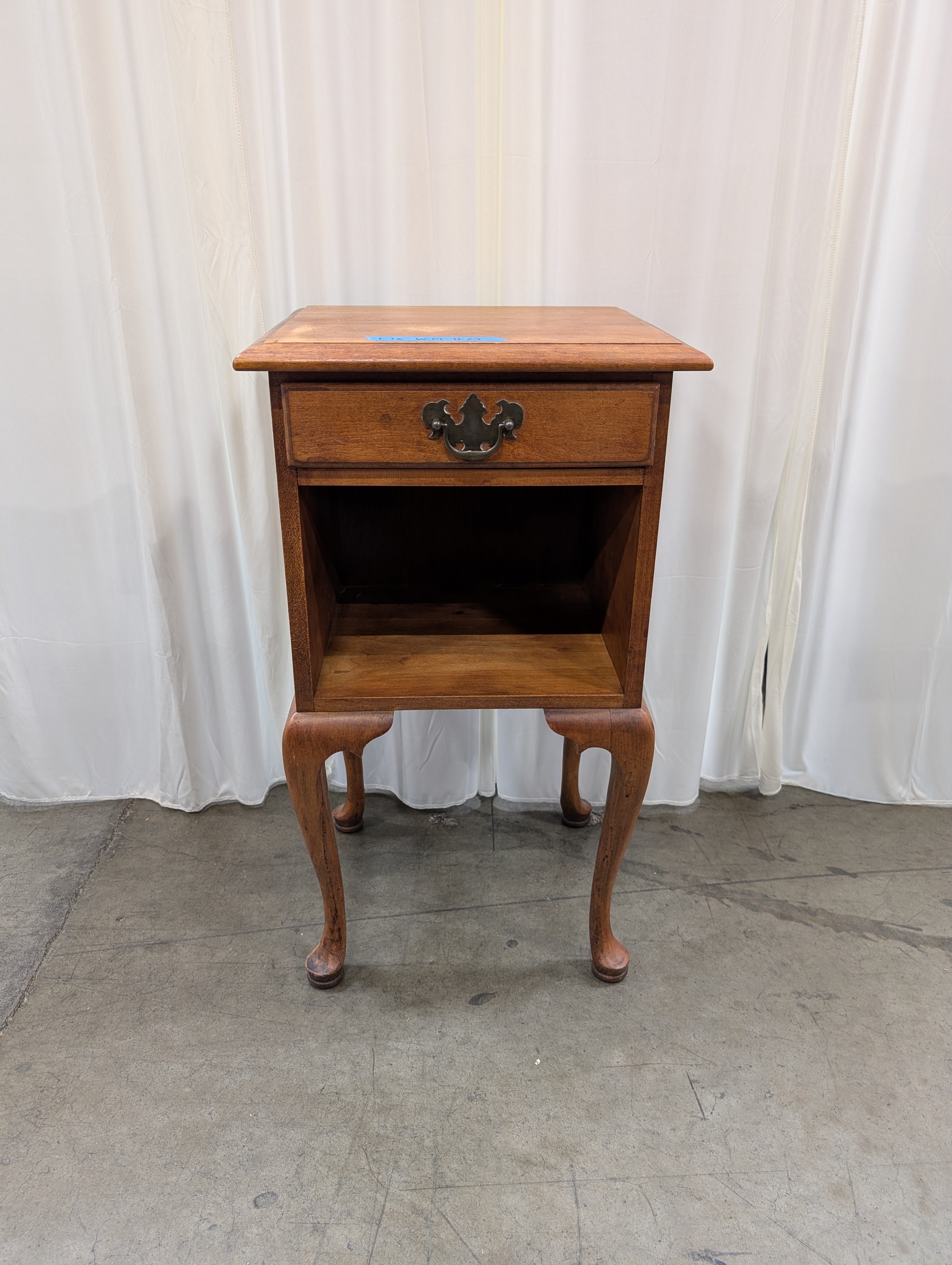 Queen Anne Style Wood Nightstand with Drawer