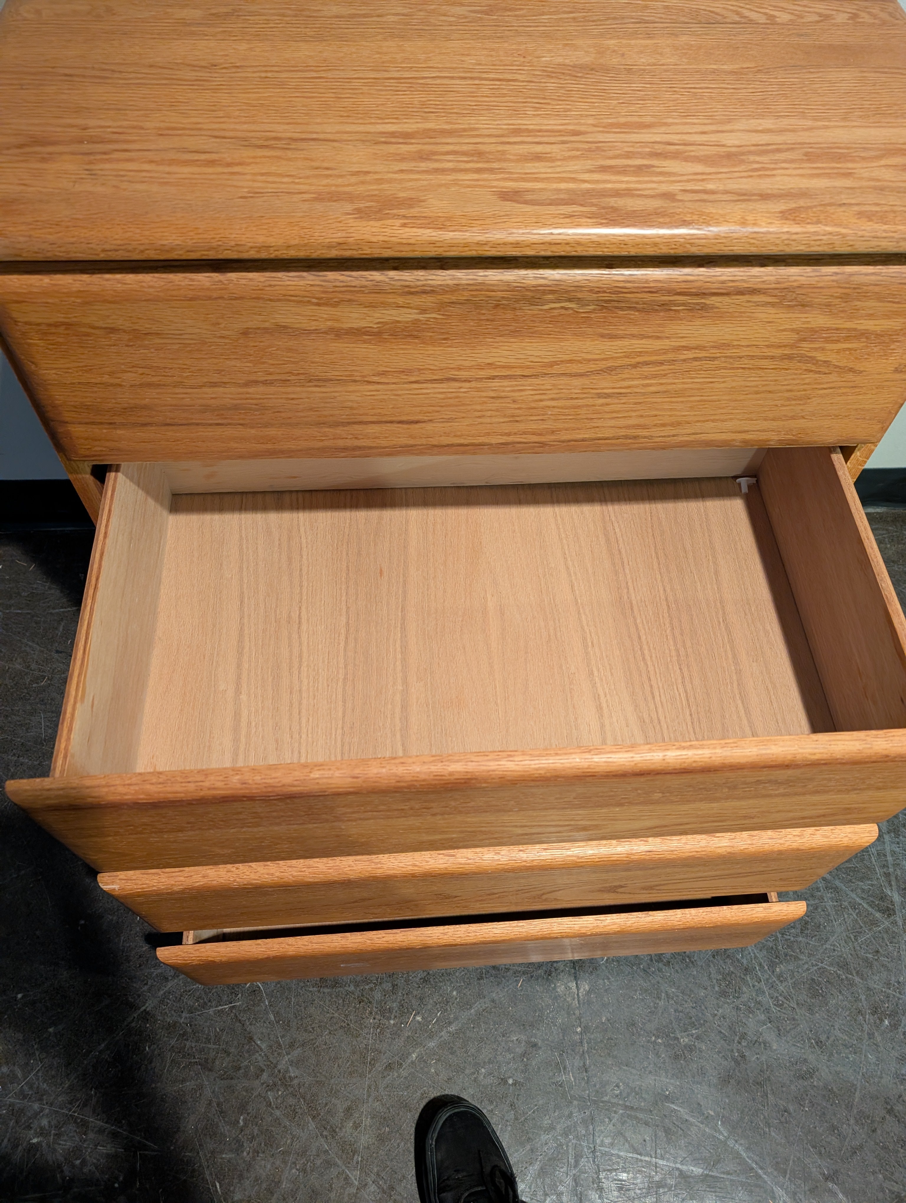 Warm Tone Wood 4-Drawer Chest of Drawers