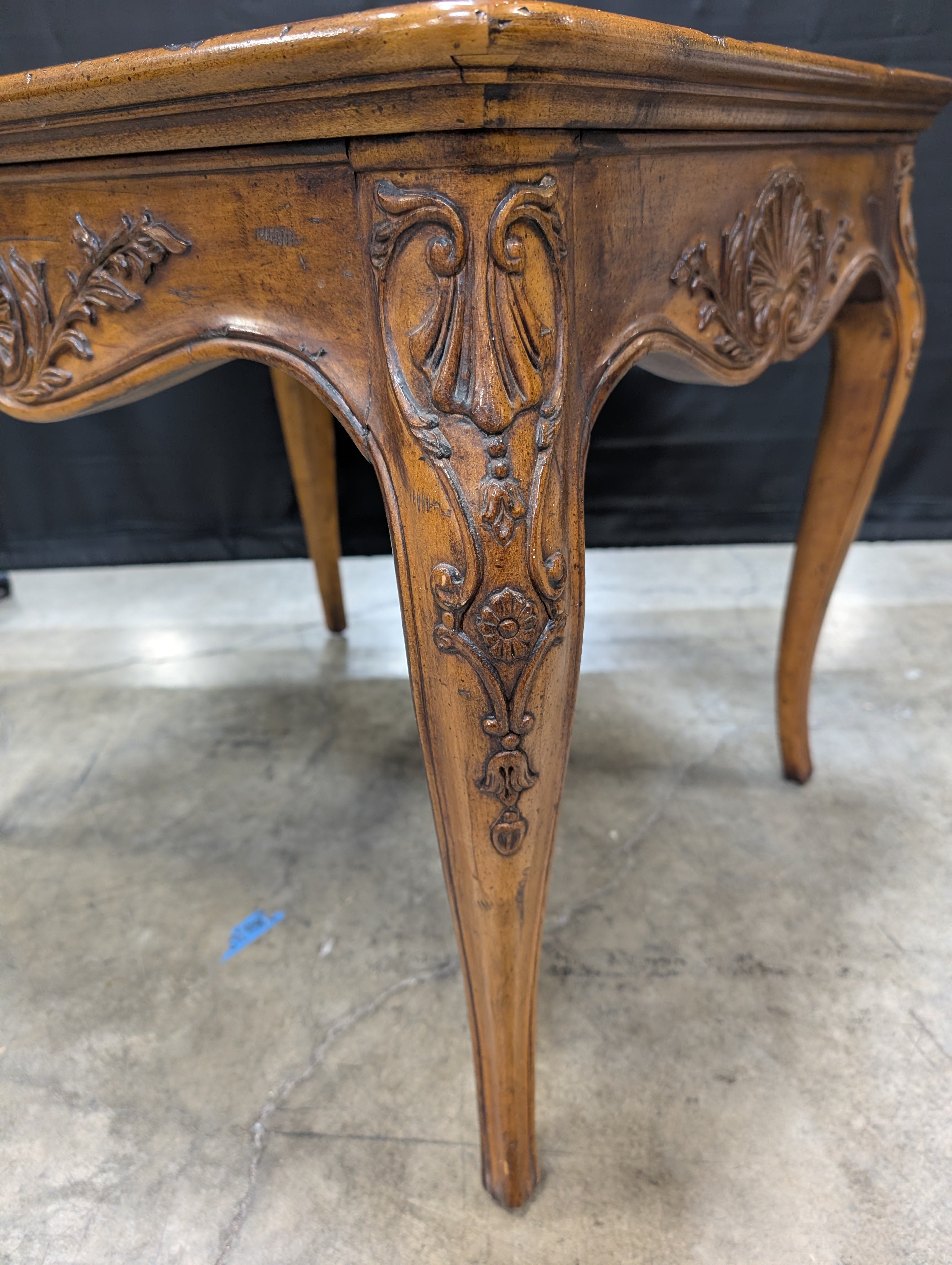 Henredon Villanary Collection Carved Wood Side Table