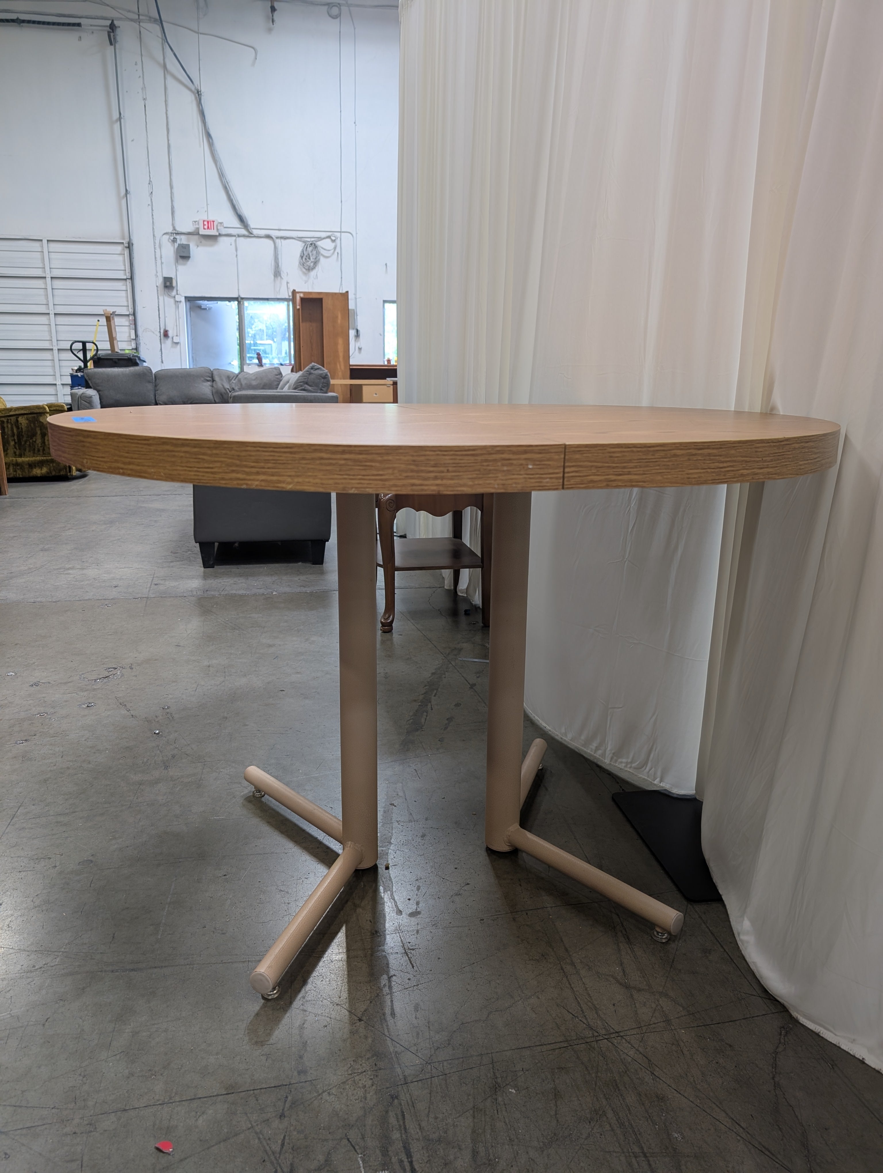 Round Wood Grain Dining Table