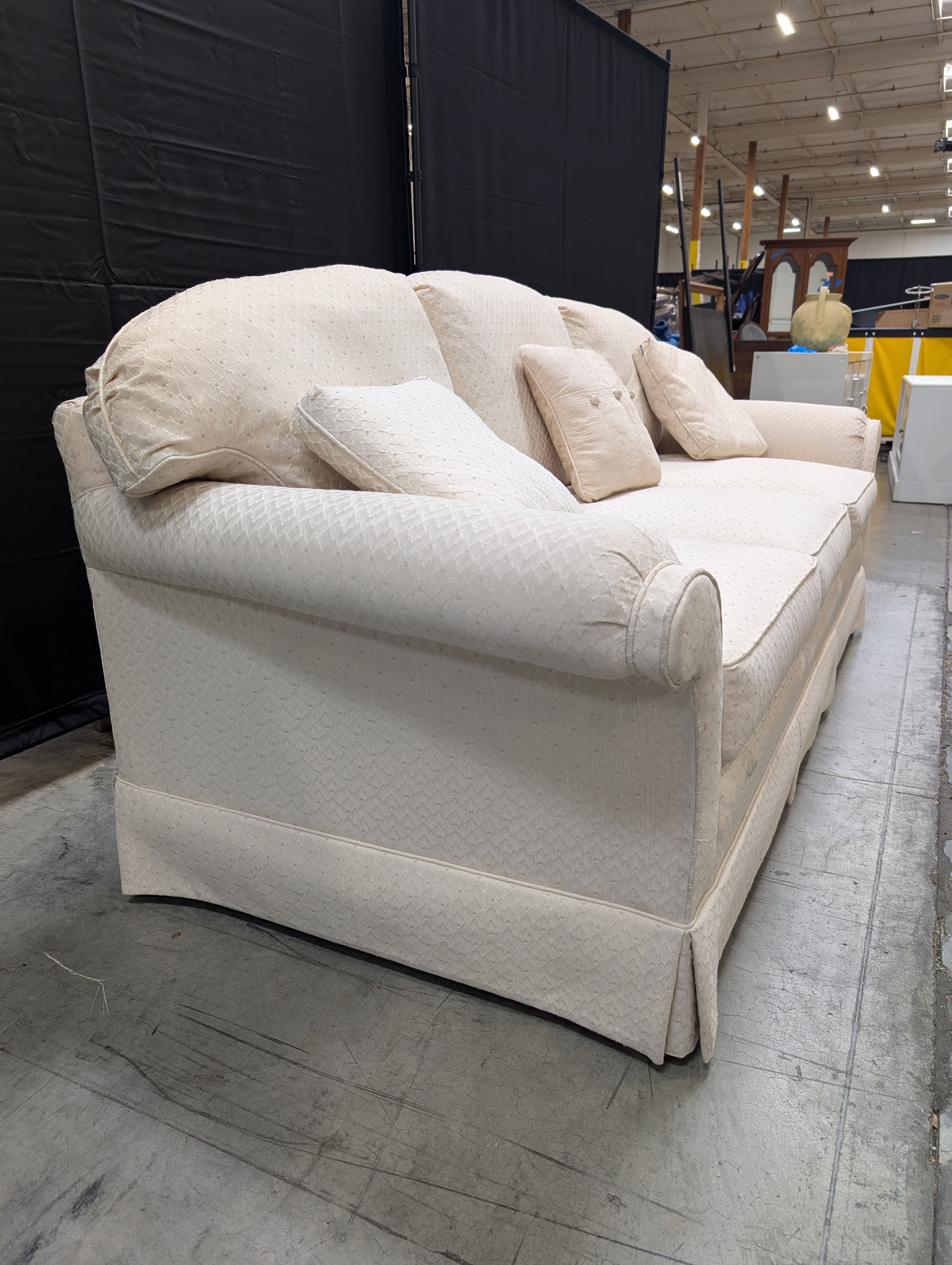 HickoryCraft Three-Seater Fabric Sofa with Rolled Arms