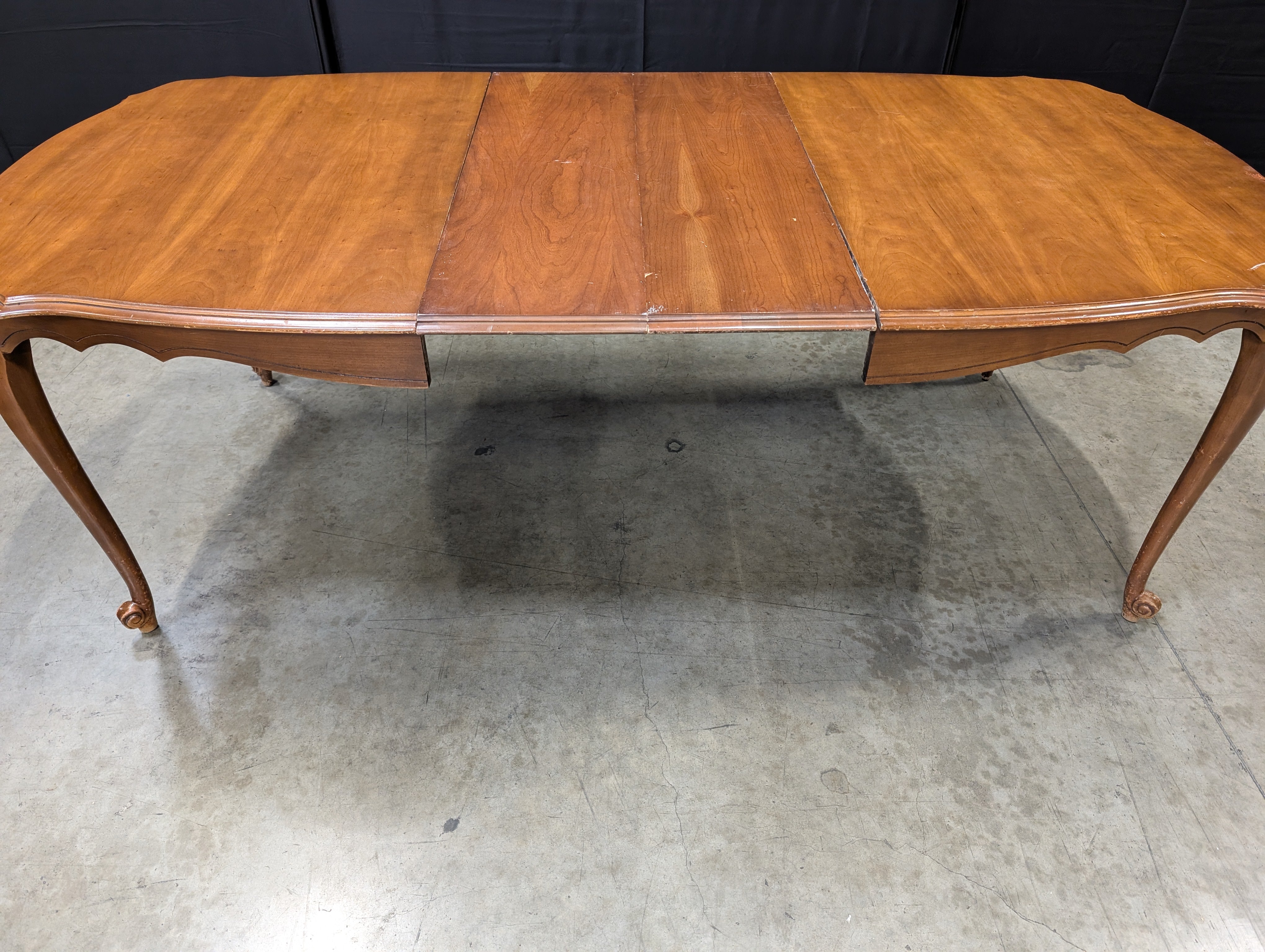 Traditional Cabriole Leg Wood Dining Table