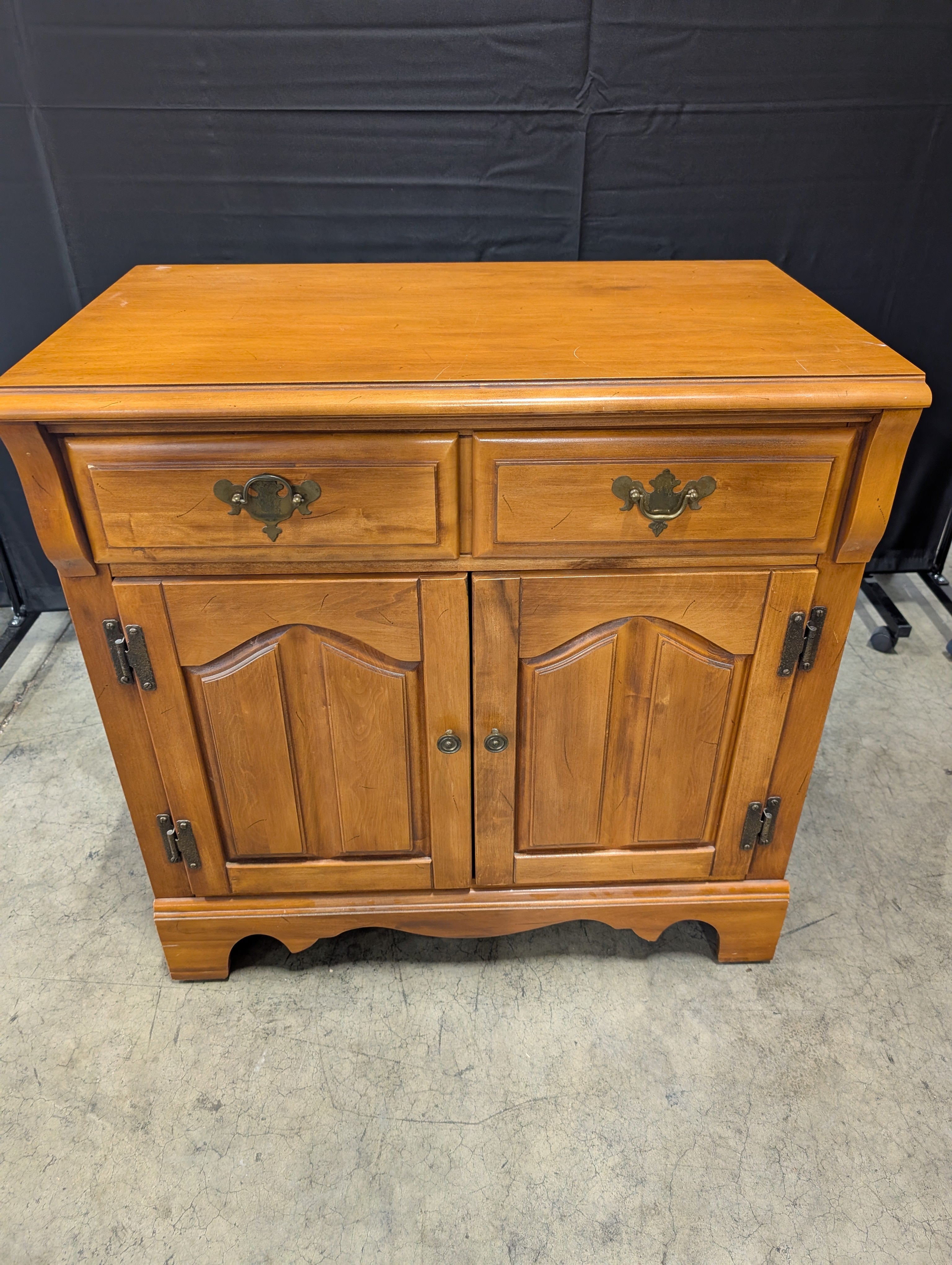 Traditional Honey Wood Storage Cabinet with Drawers