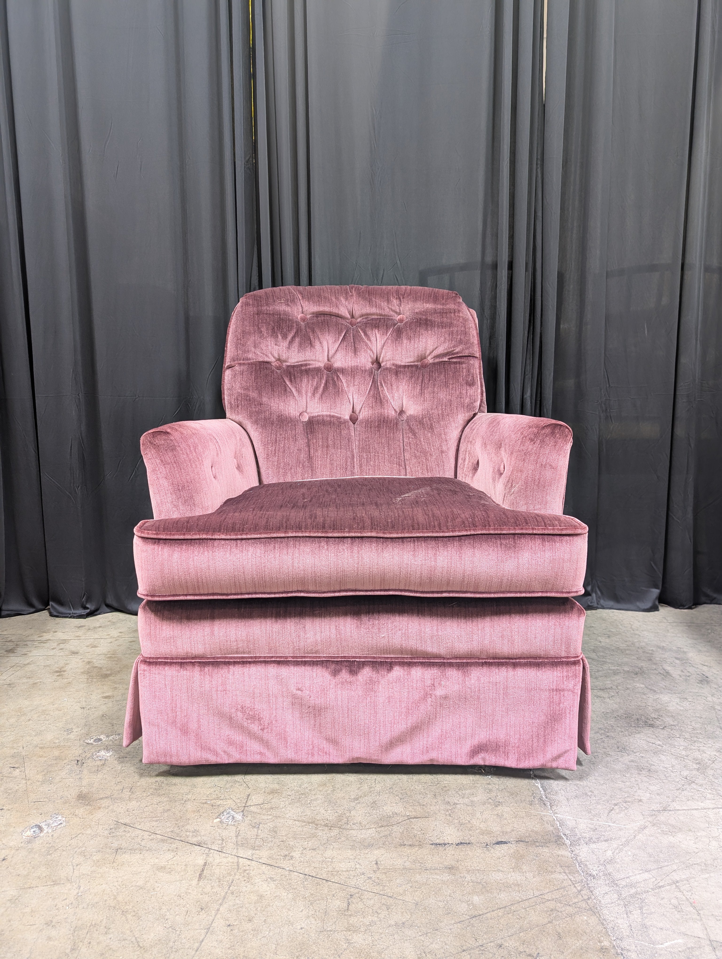 Vintage Mauve Velvet Tufted Armchair
