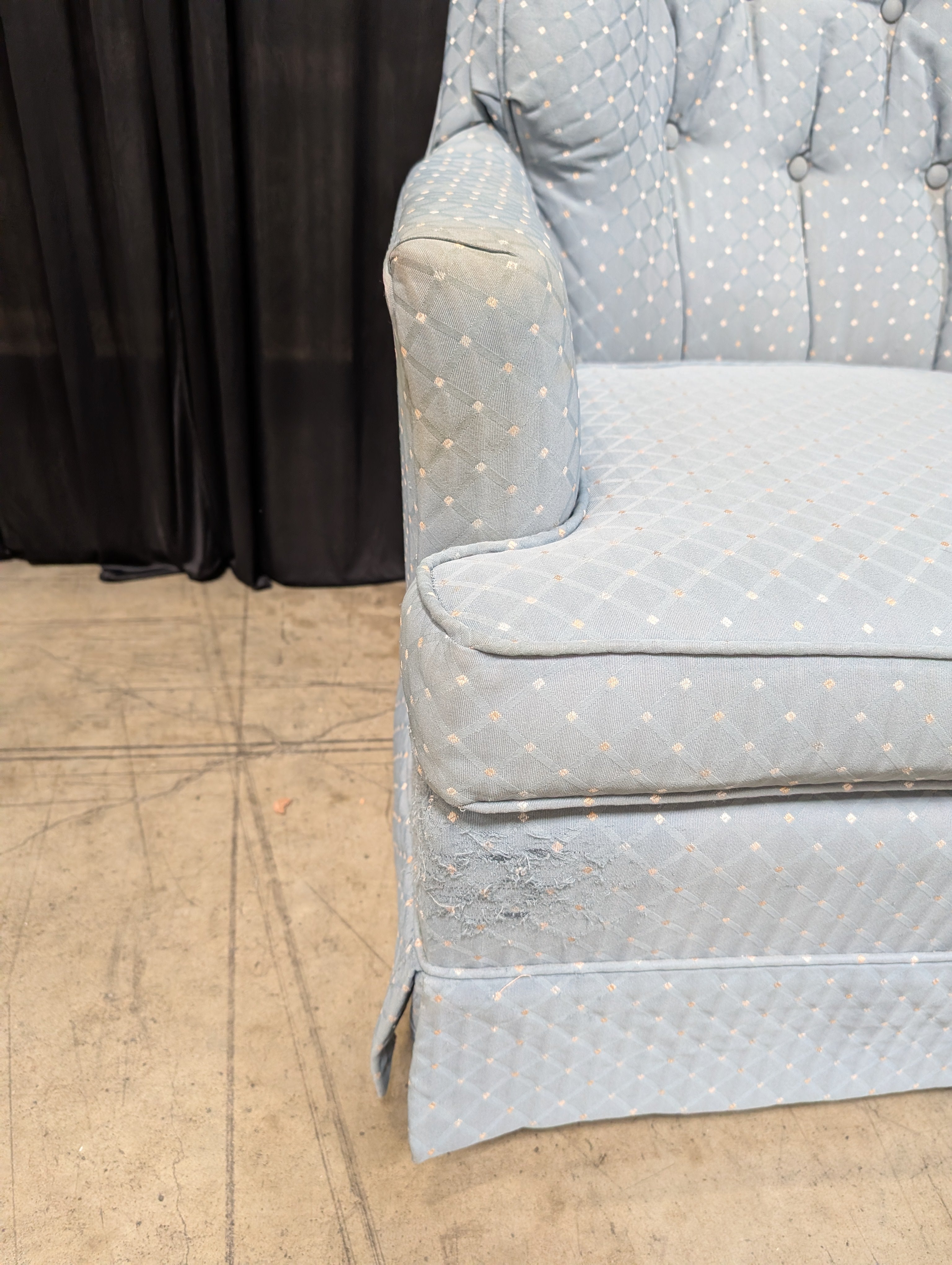 Traditional Light Blue Armchair with Tufted Back