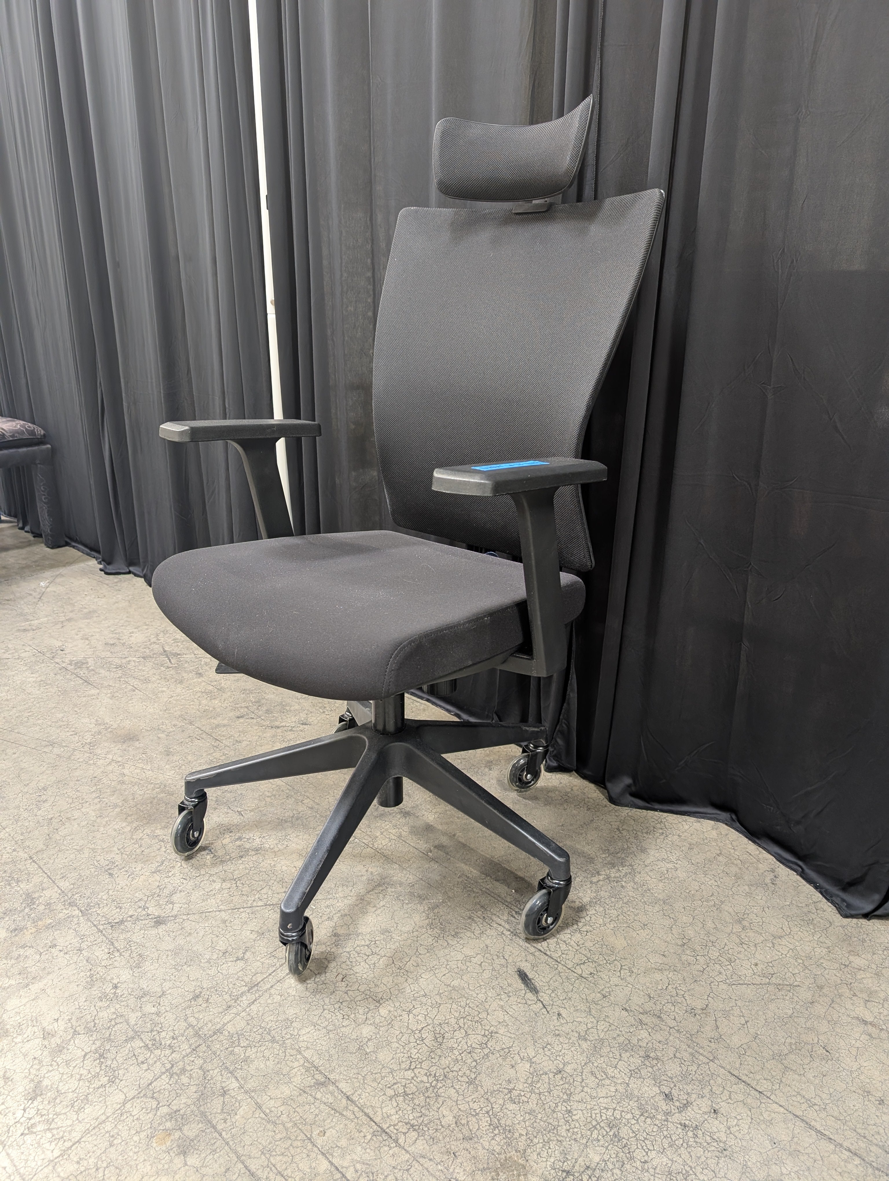Black Mesh Ergonomic Office Chair with Headrest