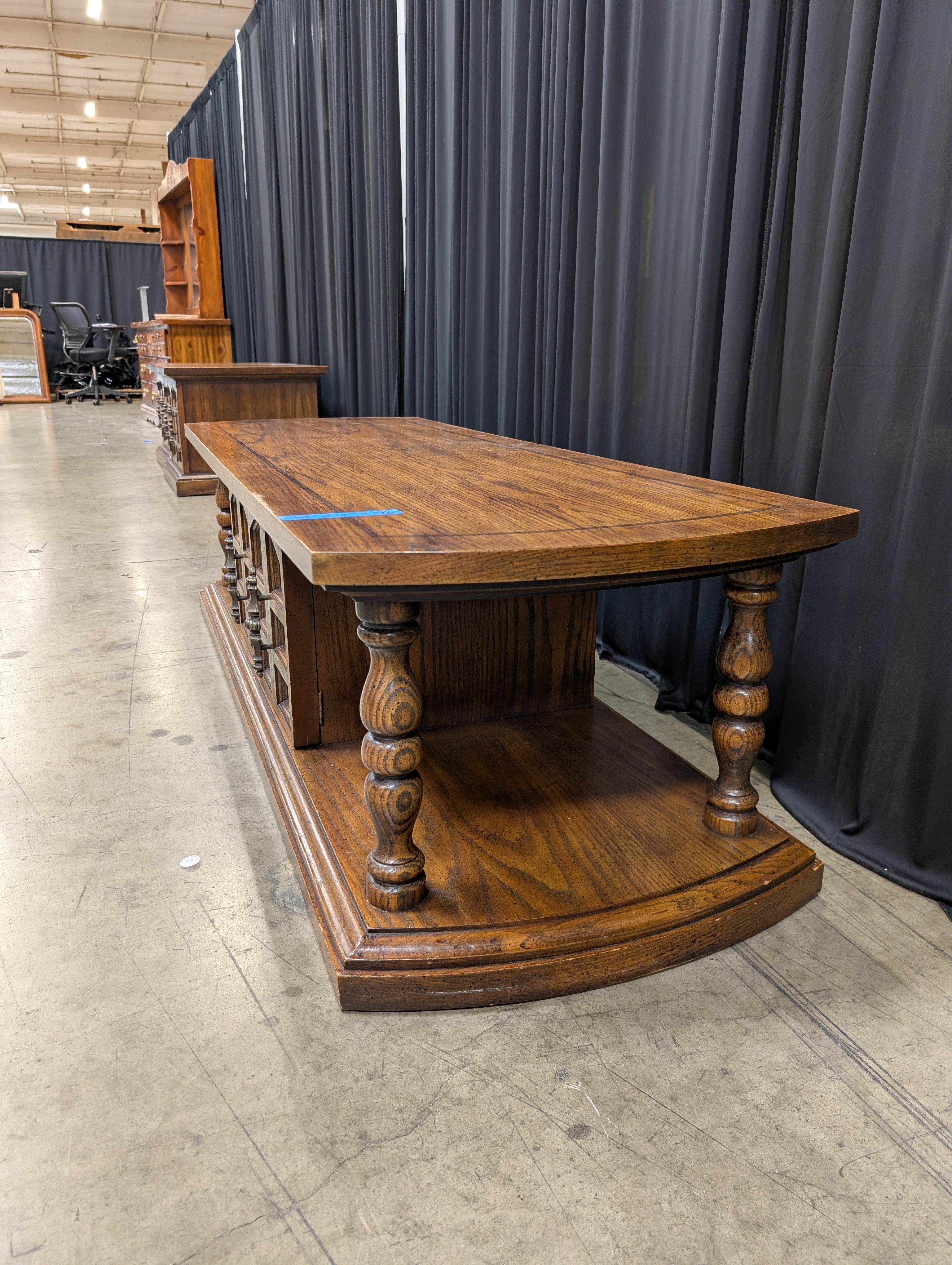 Dark Wood Traditional Coffee Table with Turned Legs