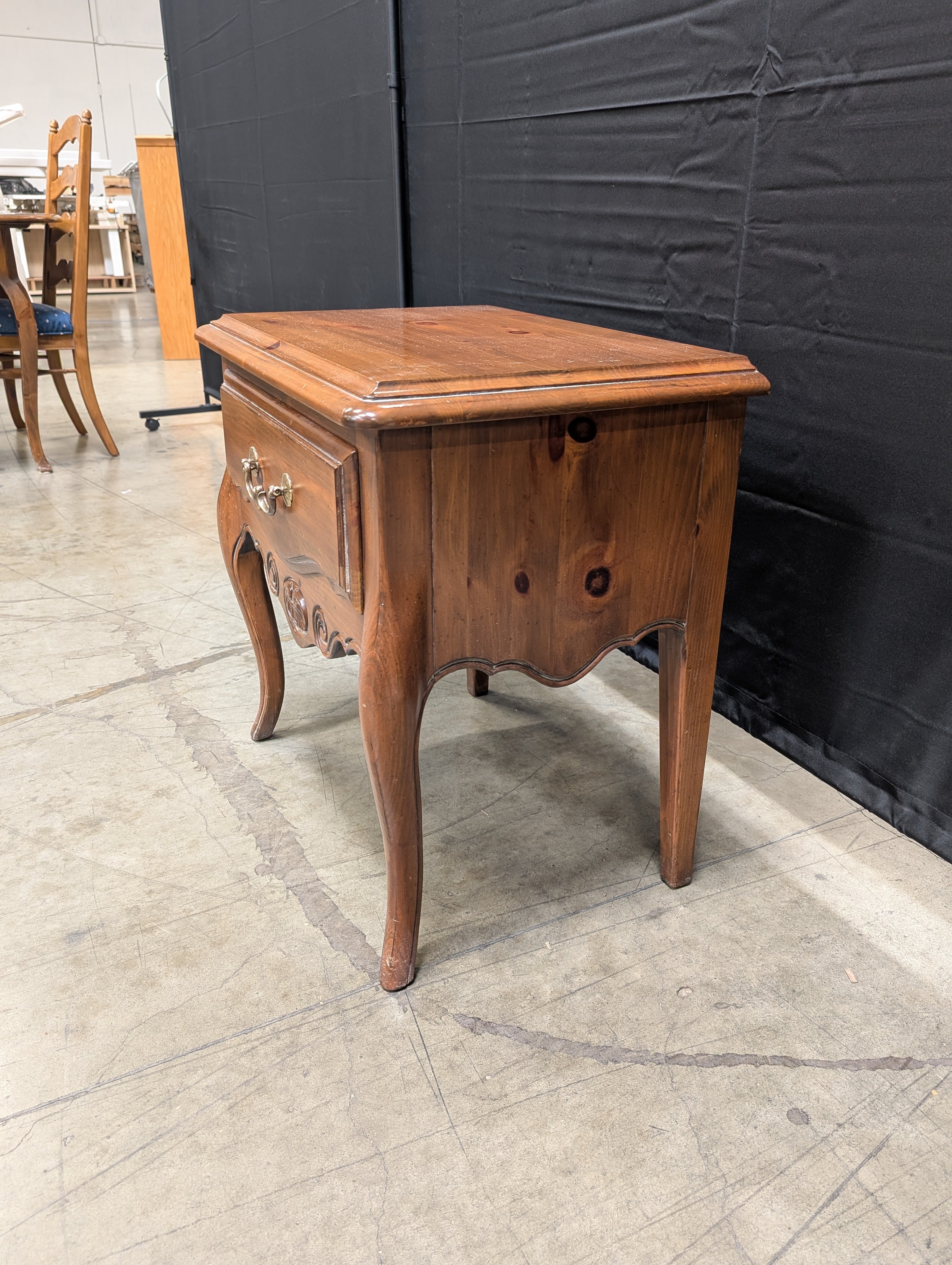 Ethan Allen Traditional French Provincial Style Wood Nightstand