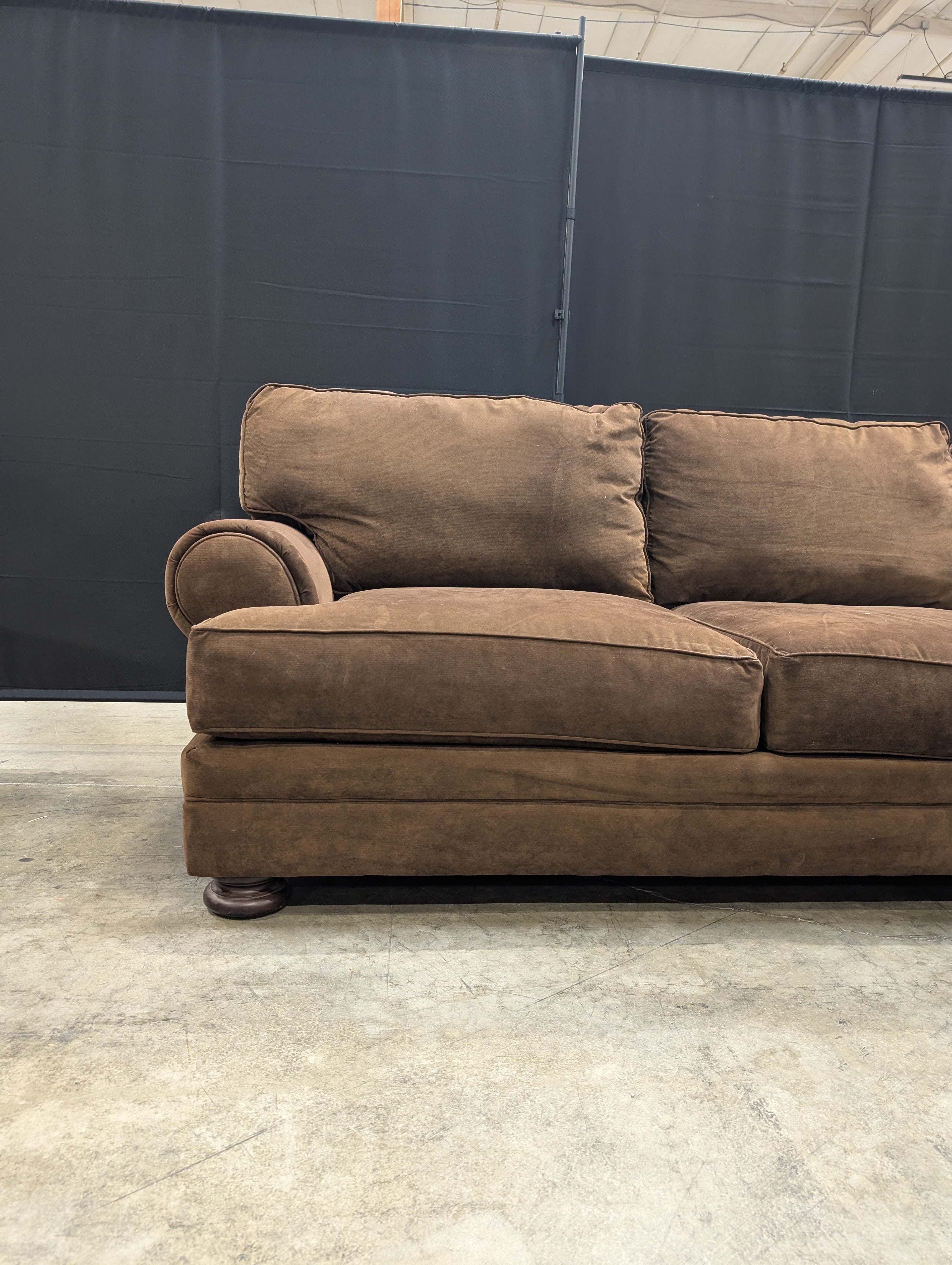 Spacious Brown Broyhill L-Shaped Sectional Sofa with Plush Upholstery USED
