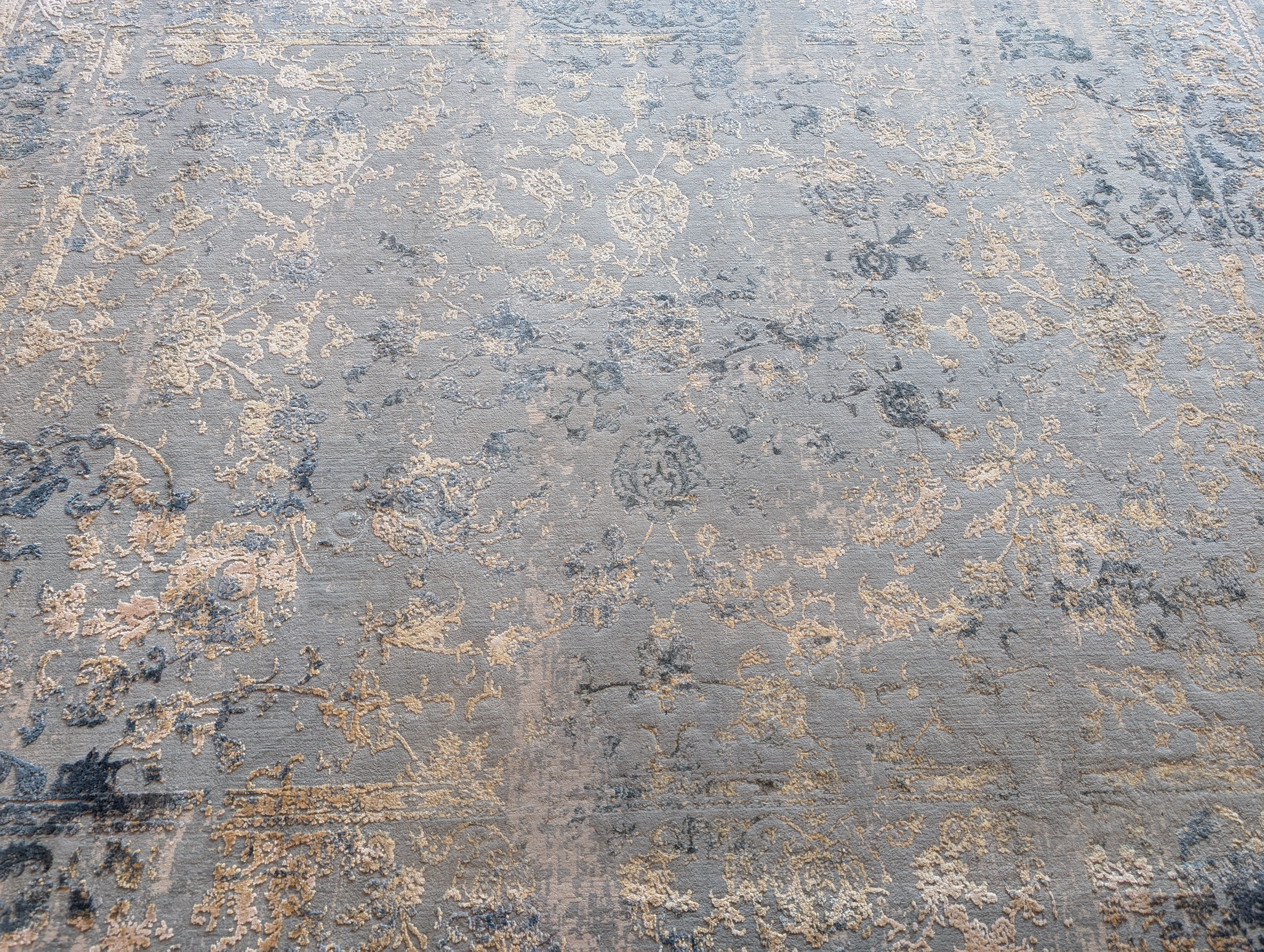 Light Blue Patterned Area Rug