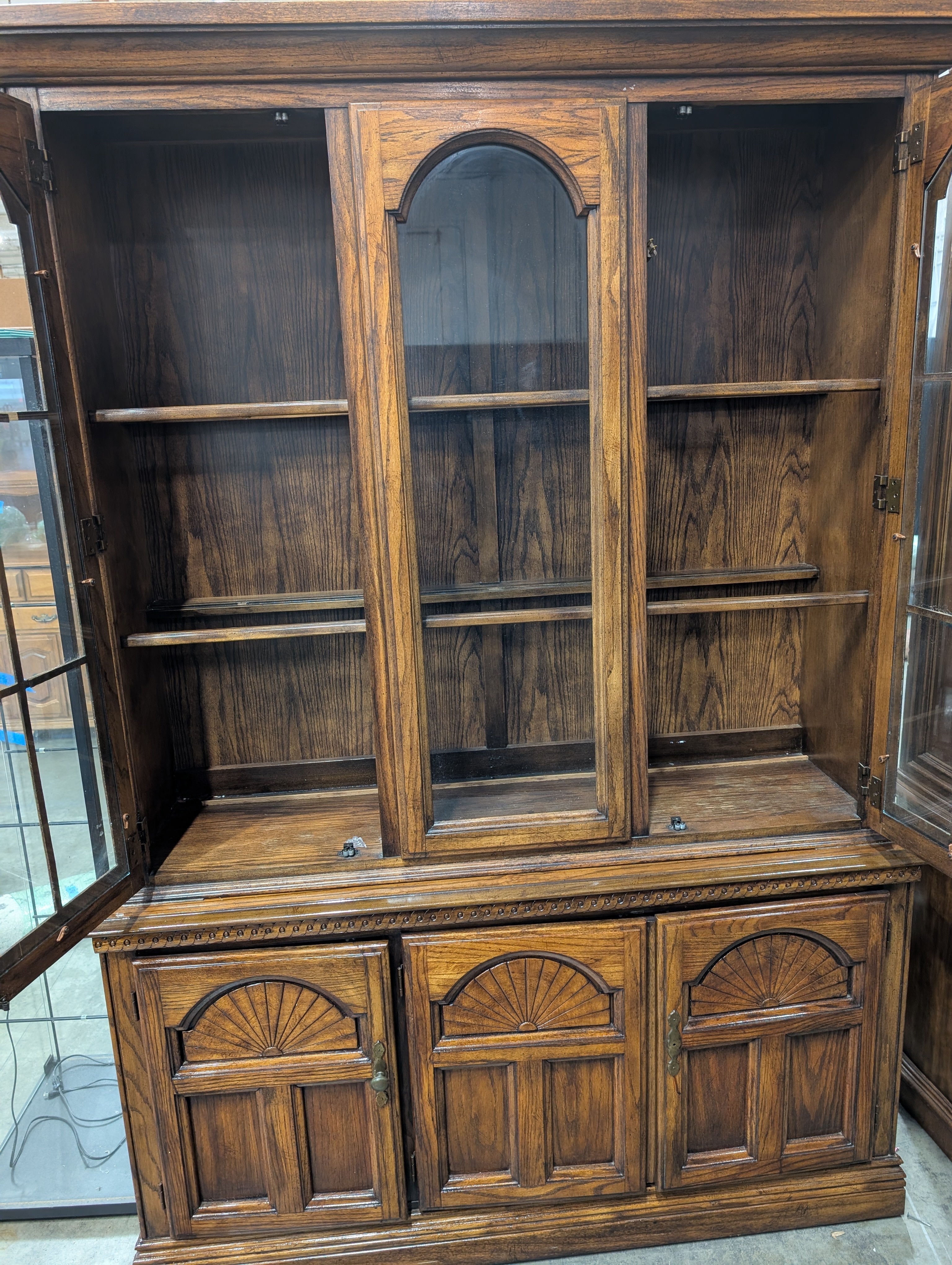 Traditional Renfrew Hall China Cabinet