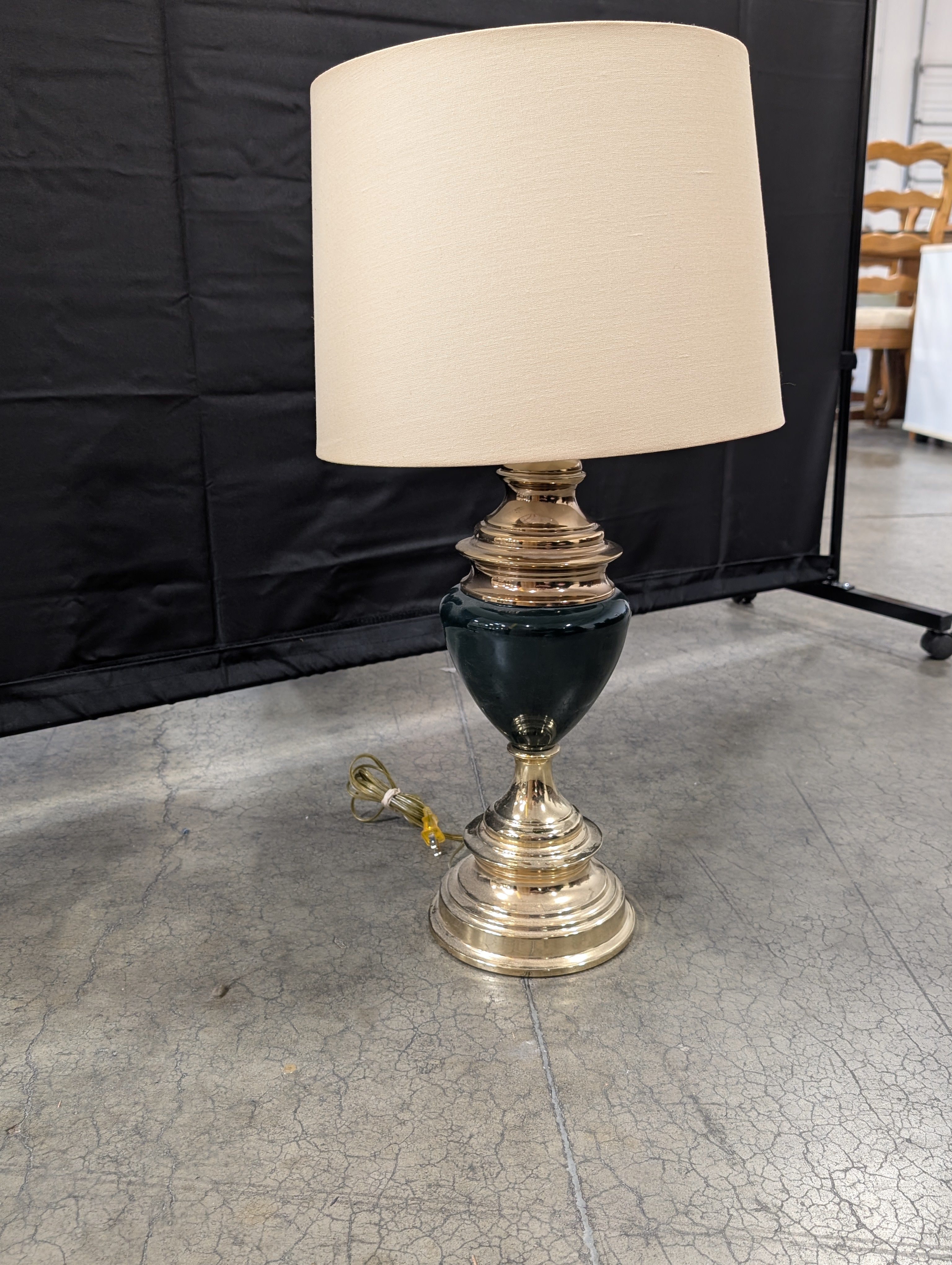 Vintage-Inspired Brass and Dark Green Urn Table Lamp