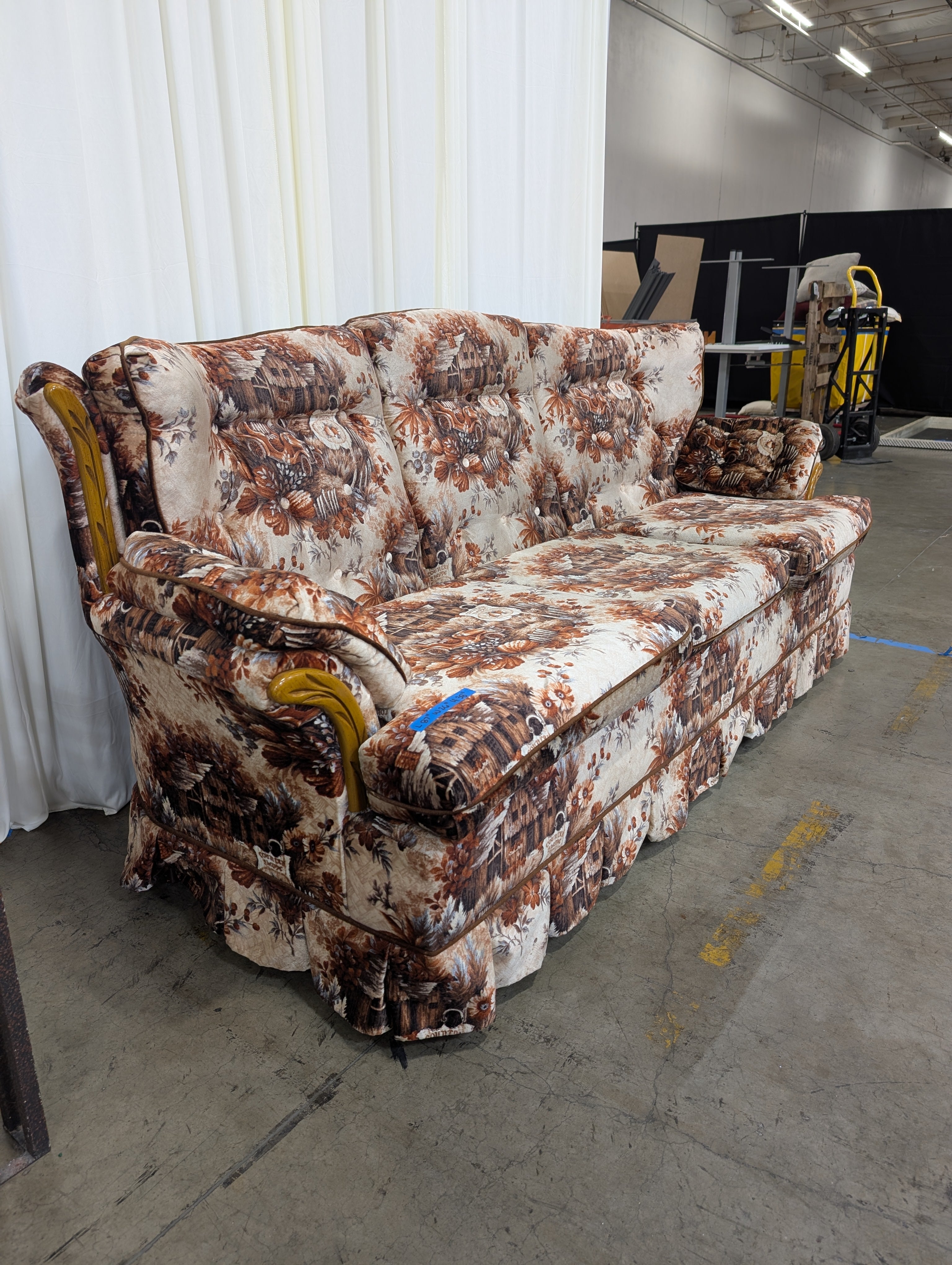 Vintage Country Shoppe Pattern Upholstered Couch with Rolled Arms