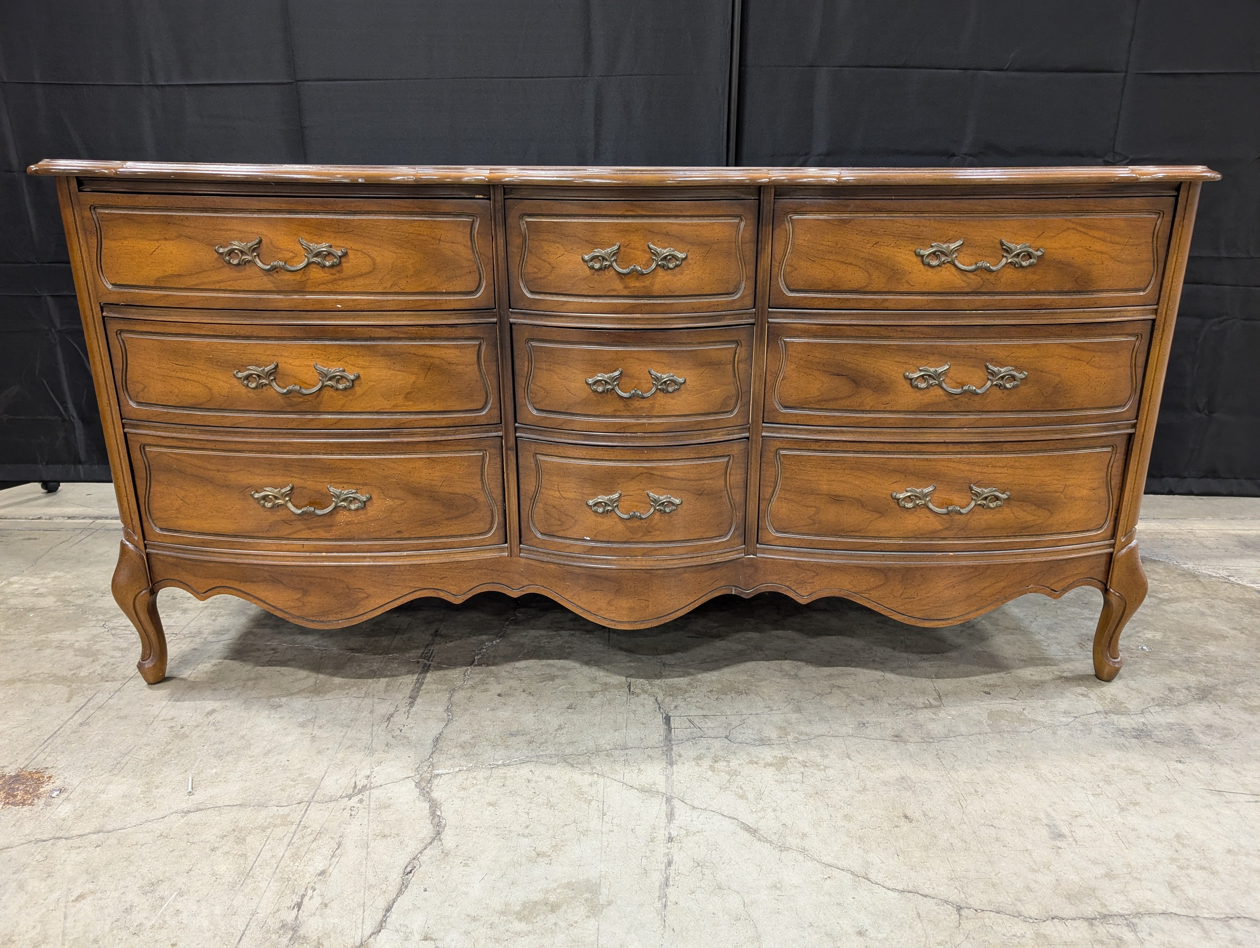 Traditional Curved Top Wooden Dresser