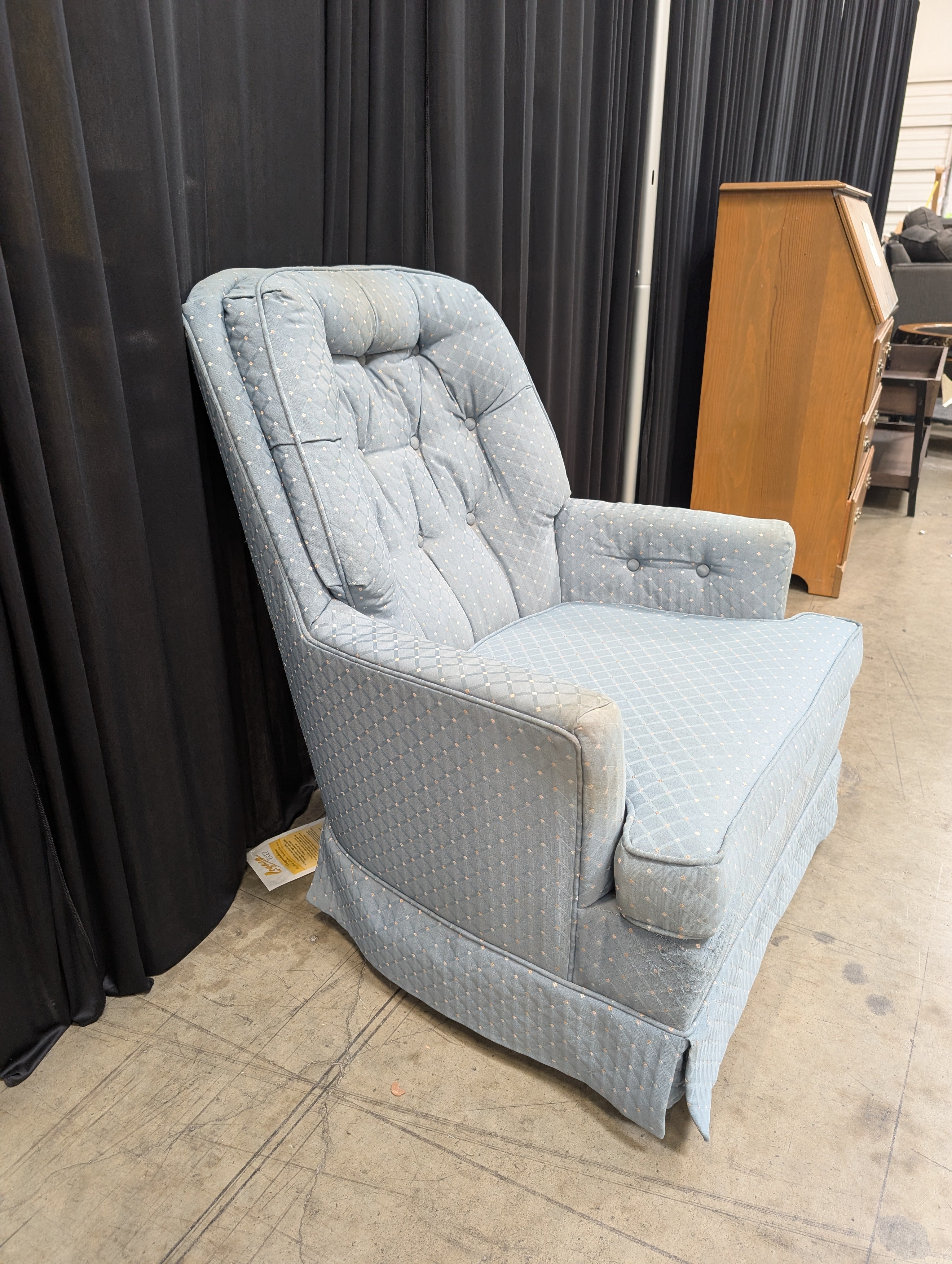 Traditional Light Blue Armchair with Tufted Back