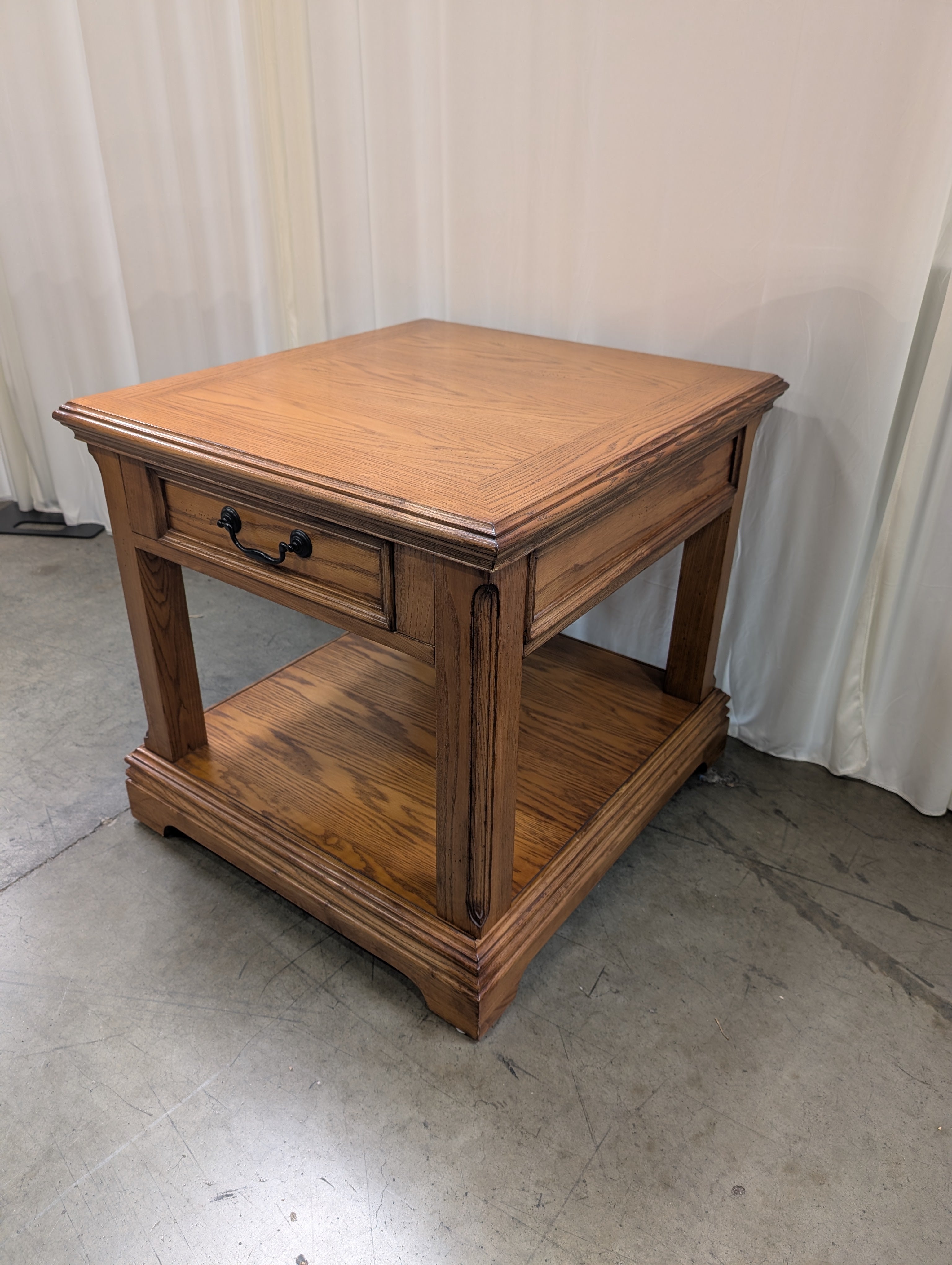 Traditional Oak Finish End Table with Drawer