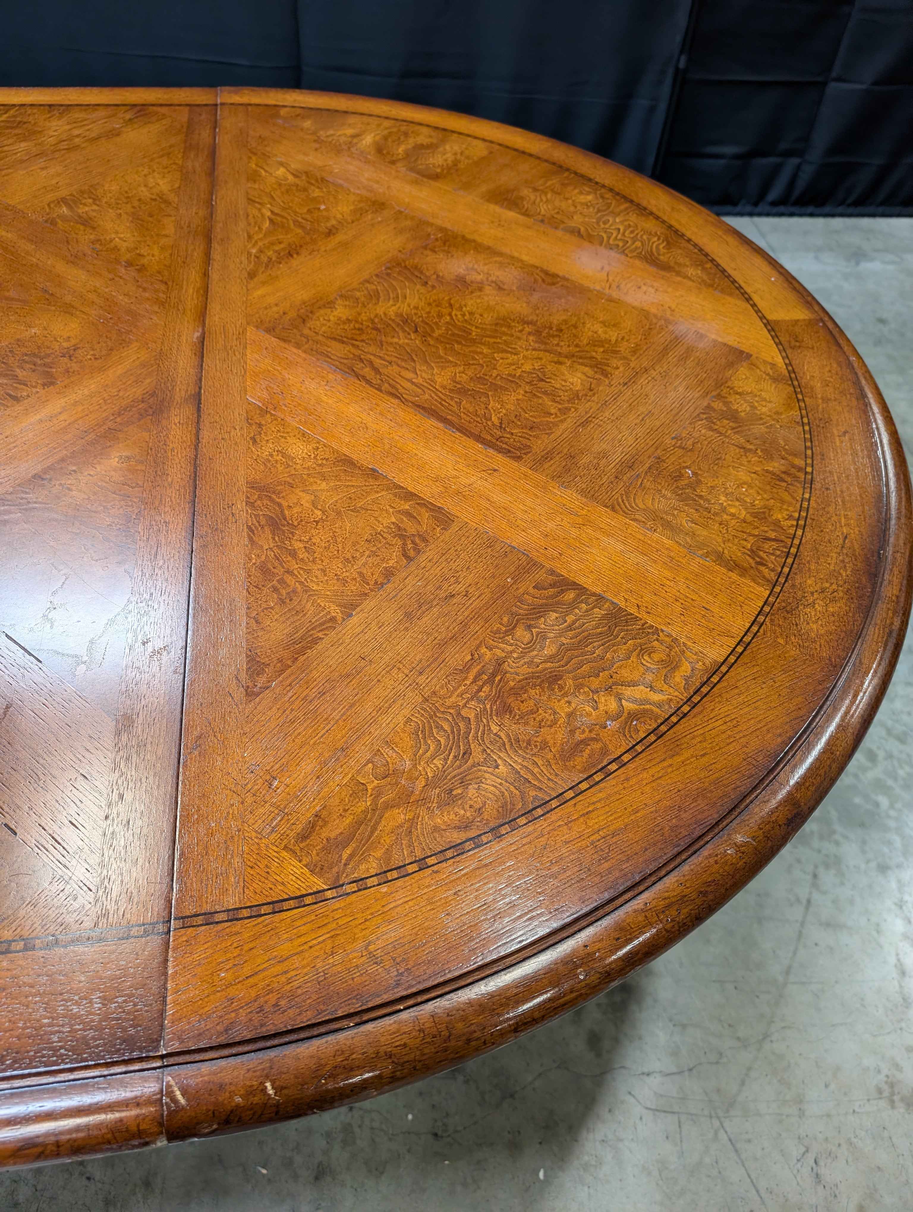 Round Inlaid Wood Pedestal Dining Table