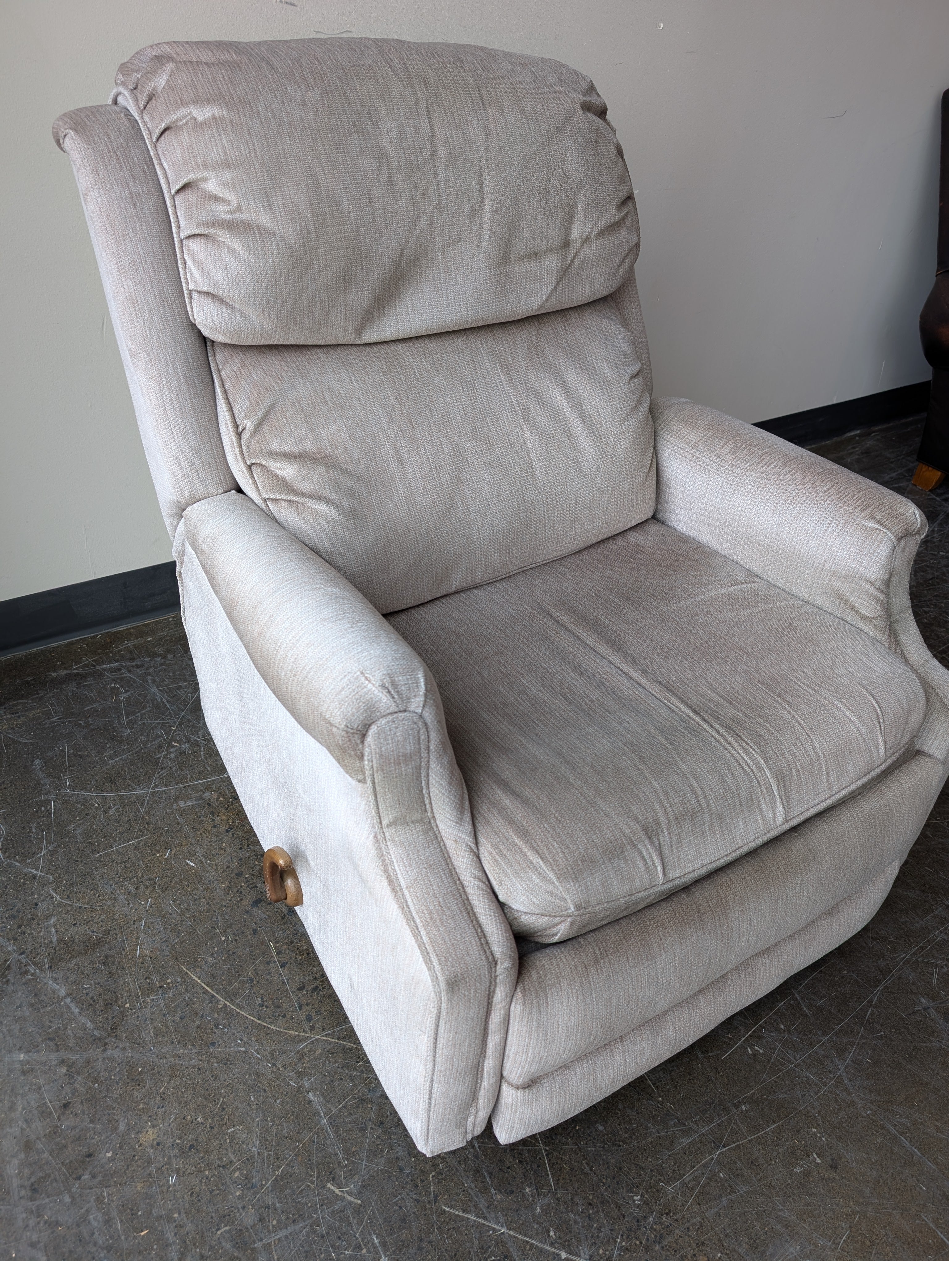 KROEHLER Classic Upholstered Recliner Chair