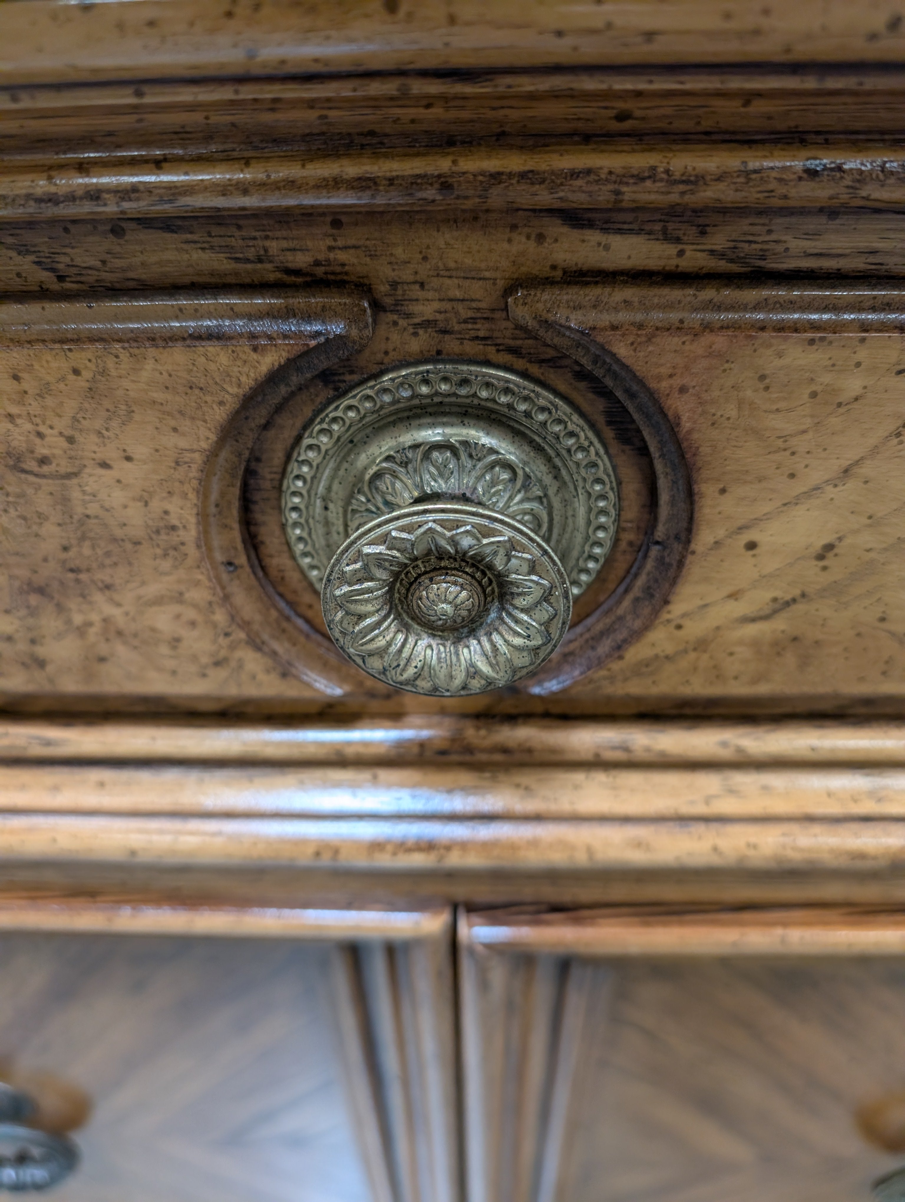 Traditional Hardwood Thomasville Drop-Leaf Cabinet with Inlaid Veneer