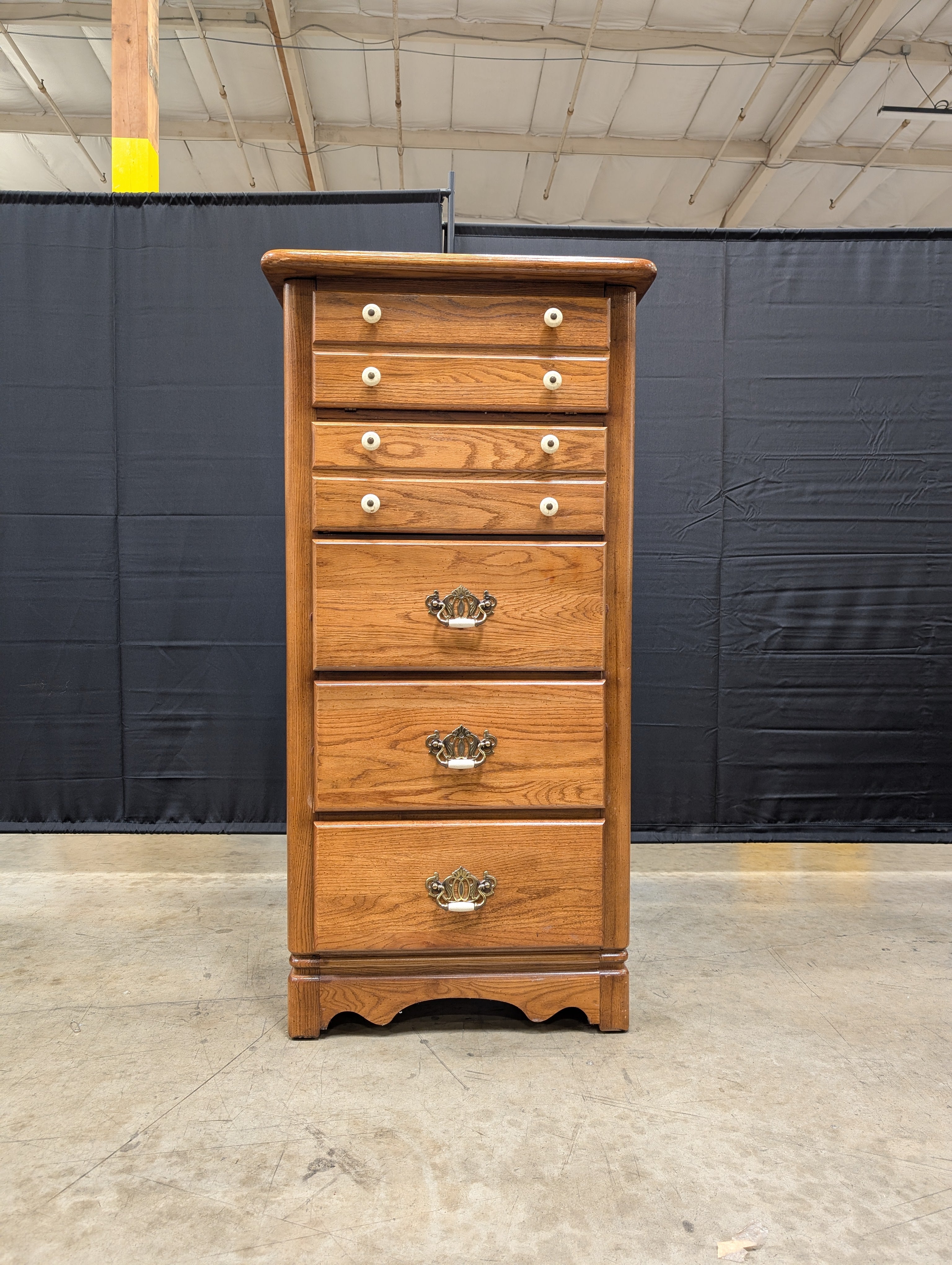 Bassett Traditional Wood Lingerie Chest with Vanity Top