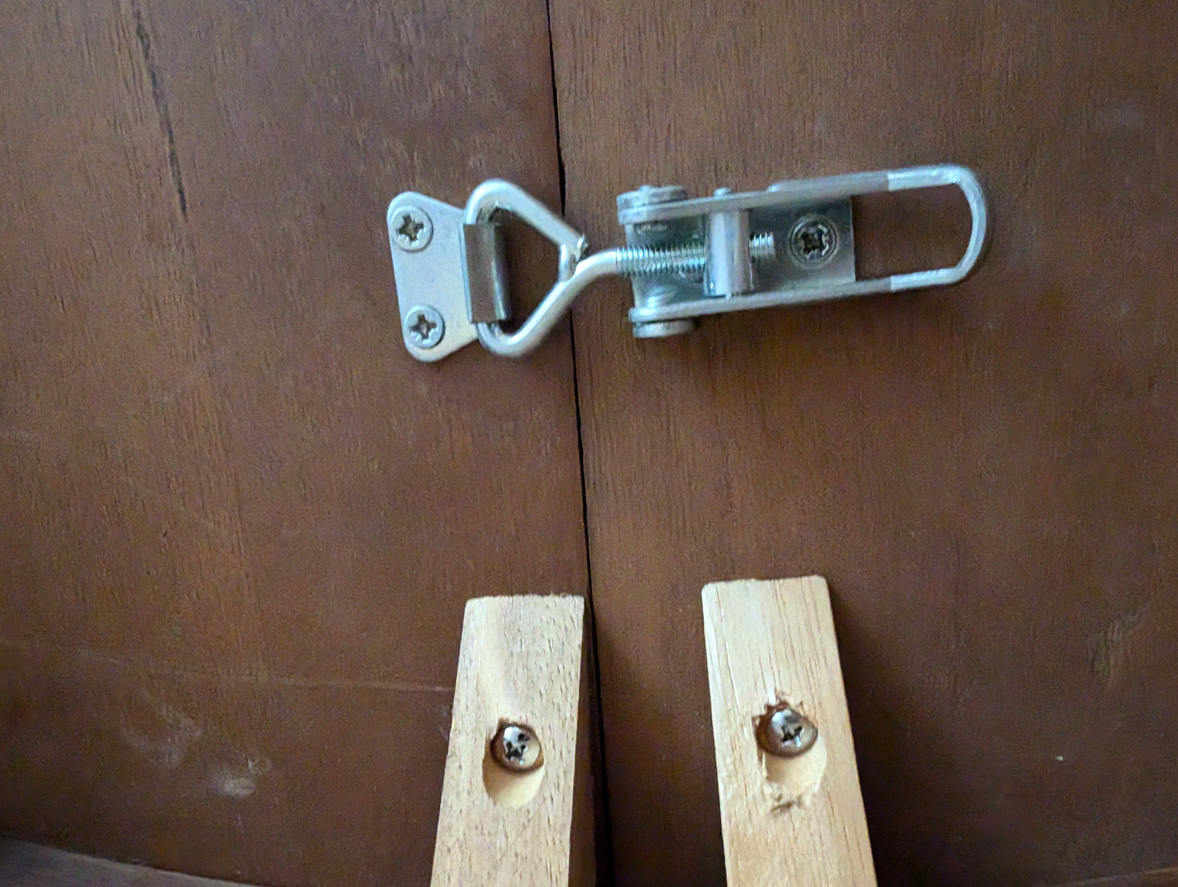 Warm Cherry Finish Extendable Oval Dining Table