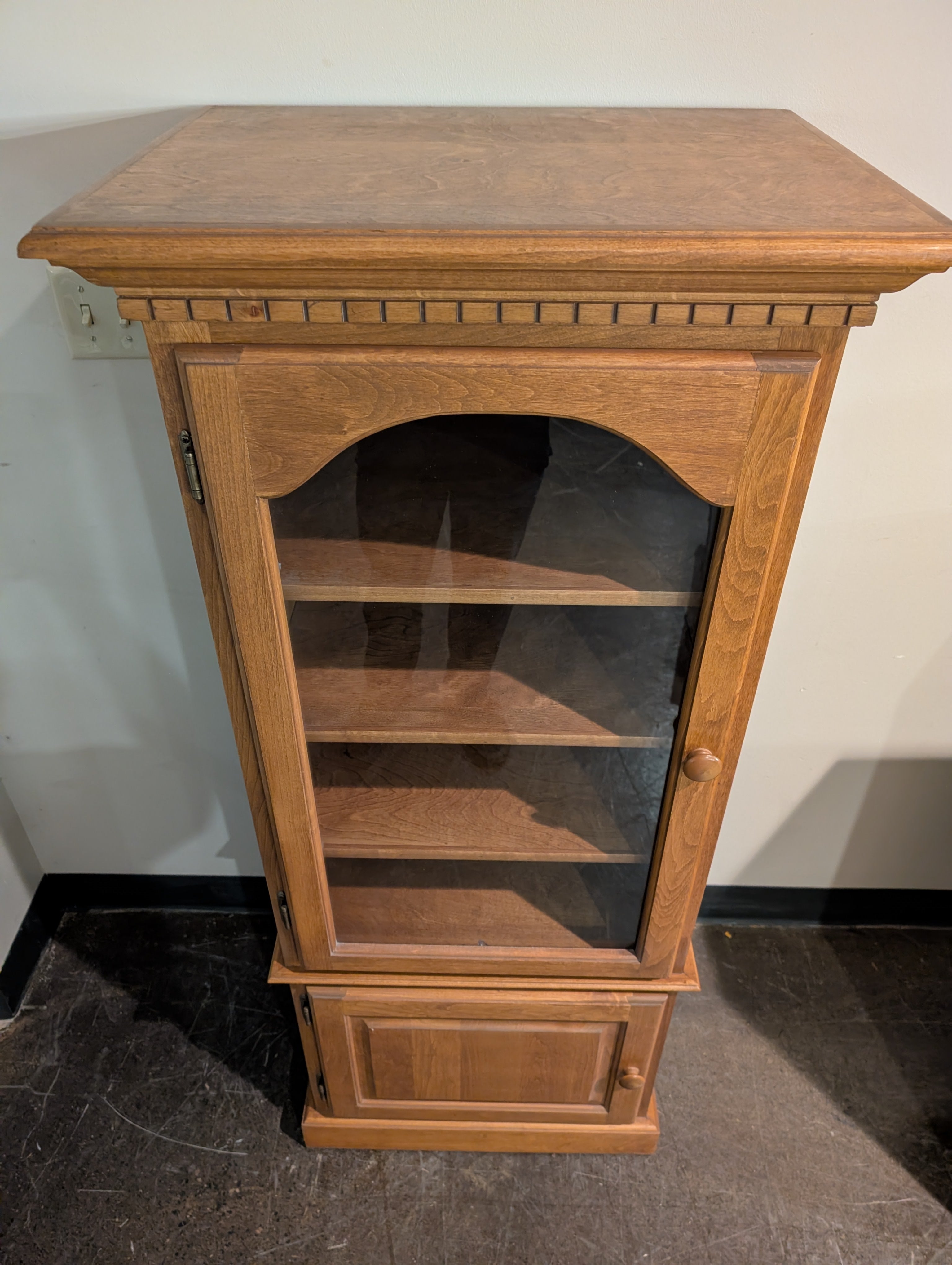 Classic Wood Display Cabinet with Glass Door