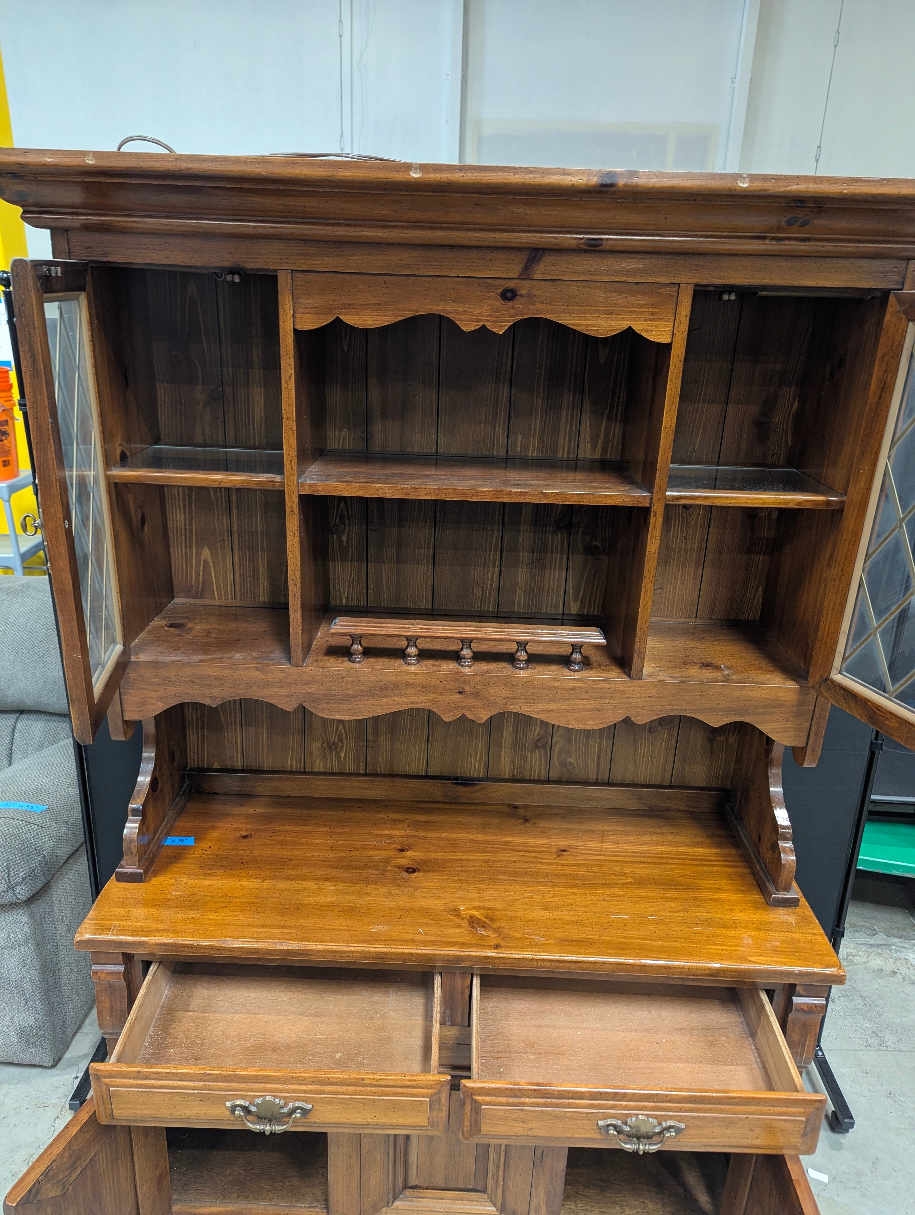 Traditional Wood Display Cabinet Hutch
