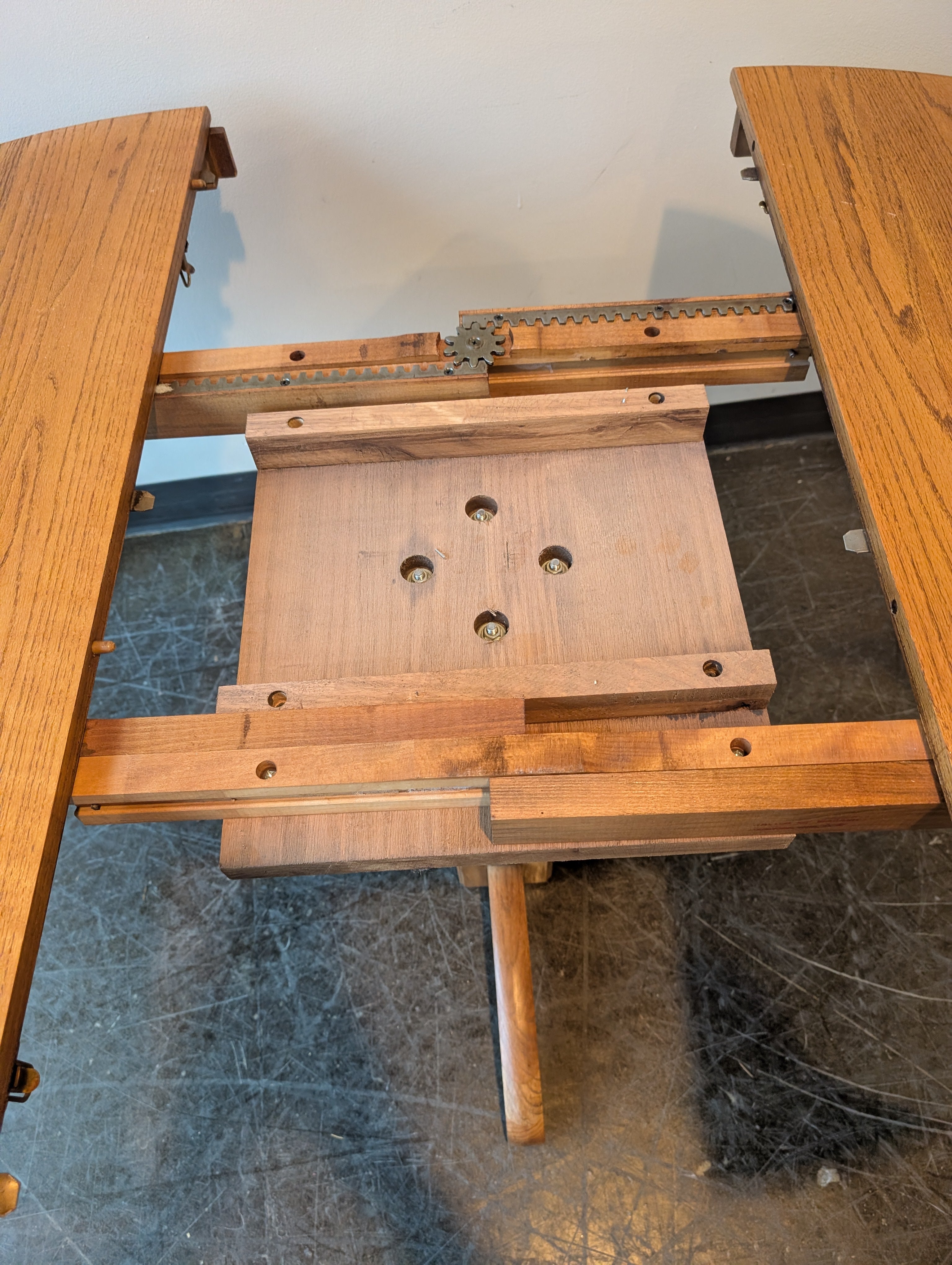 Round Pedestal Wood Dining Table