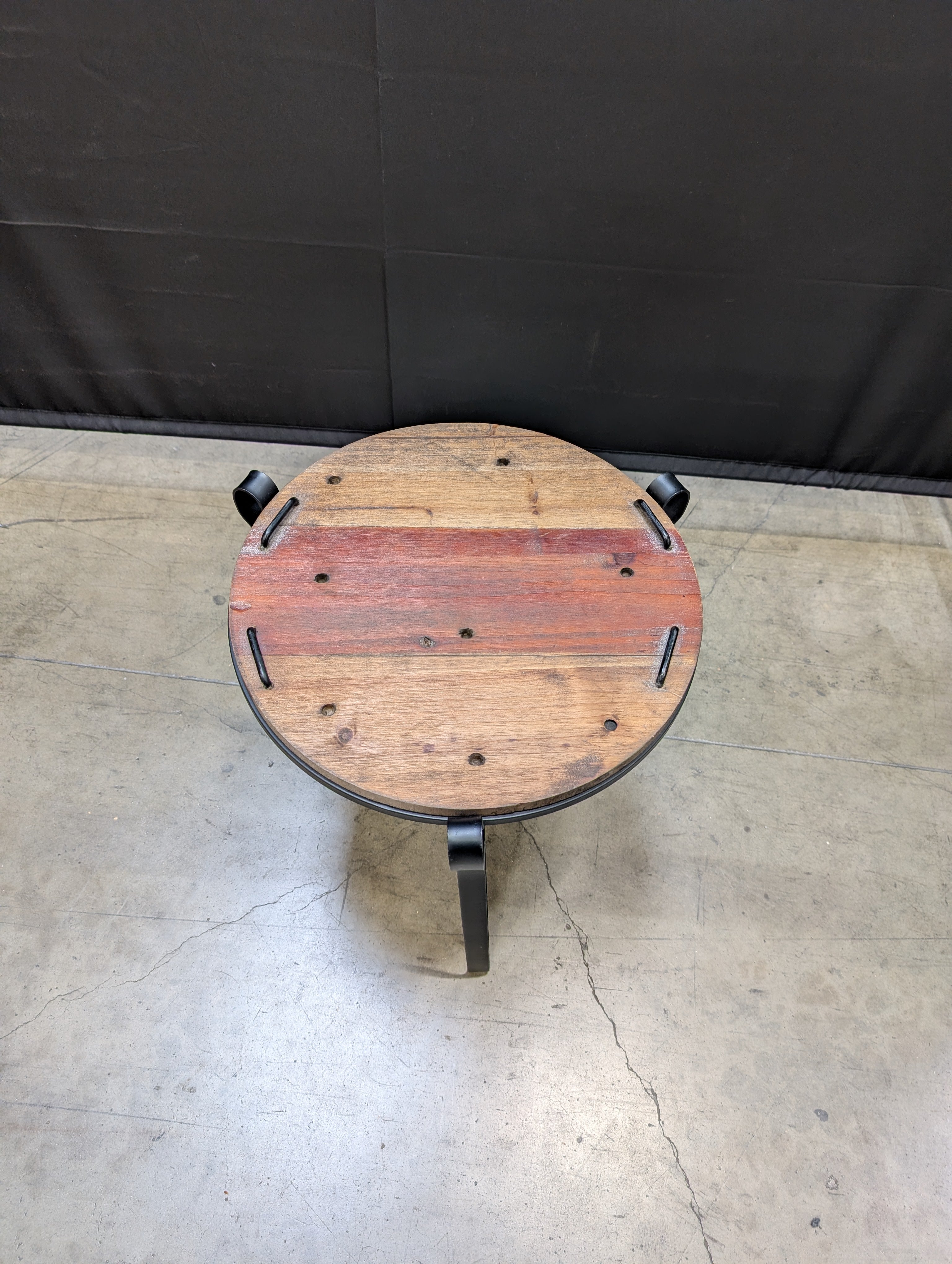 Rustic Round Wood Top Accent Table with Black Metal Hairpin Legs