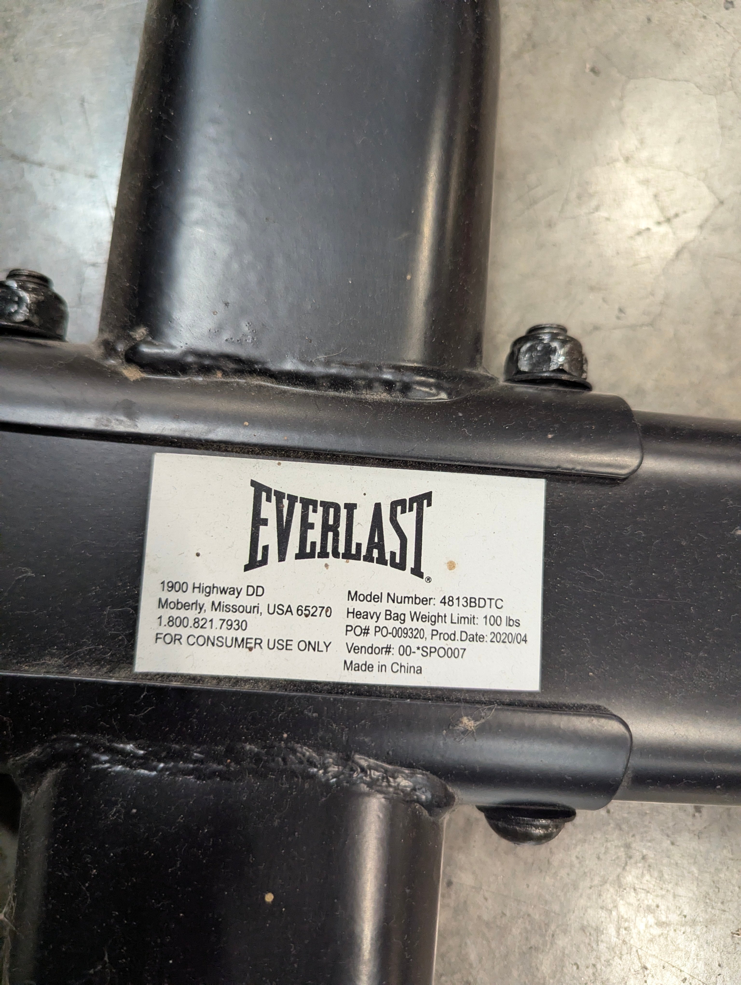 EVERLAST Freestanding Heavy Bag System for Home Fitness
