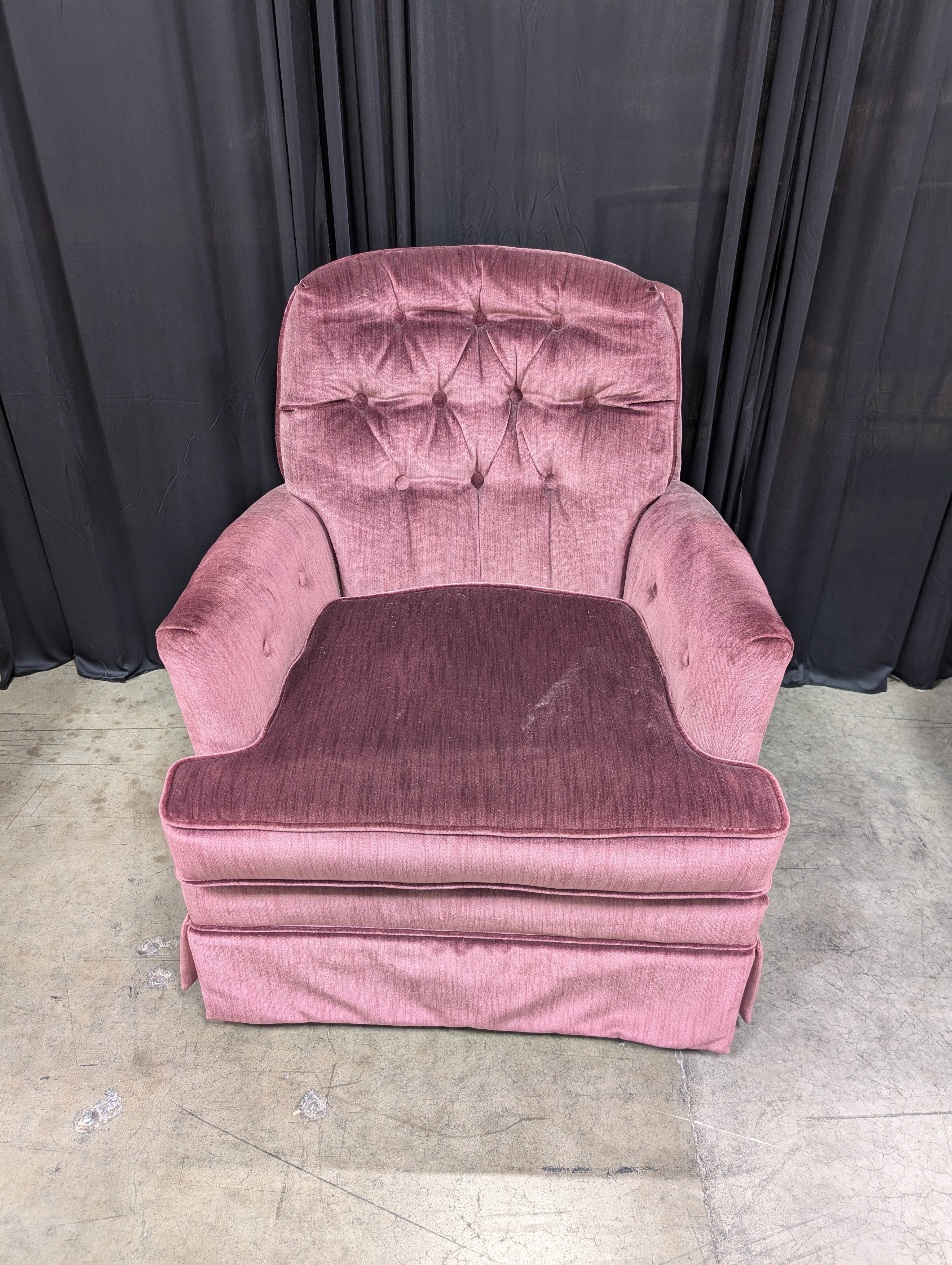 Vintage Mauve Velvet Tufted Armchair