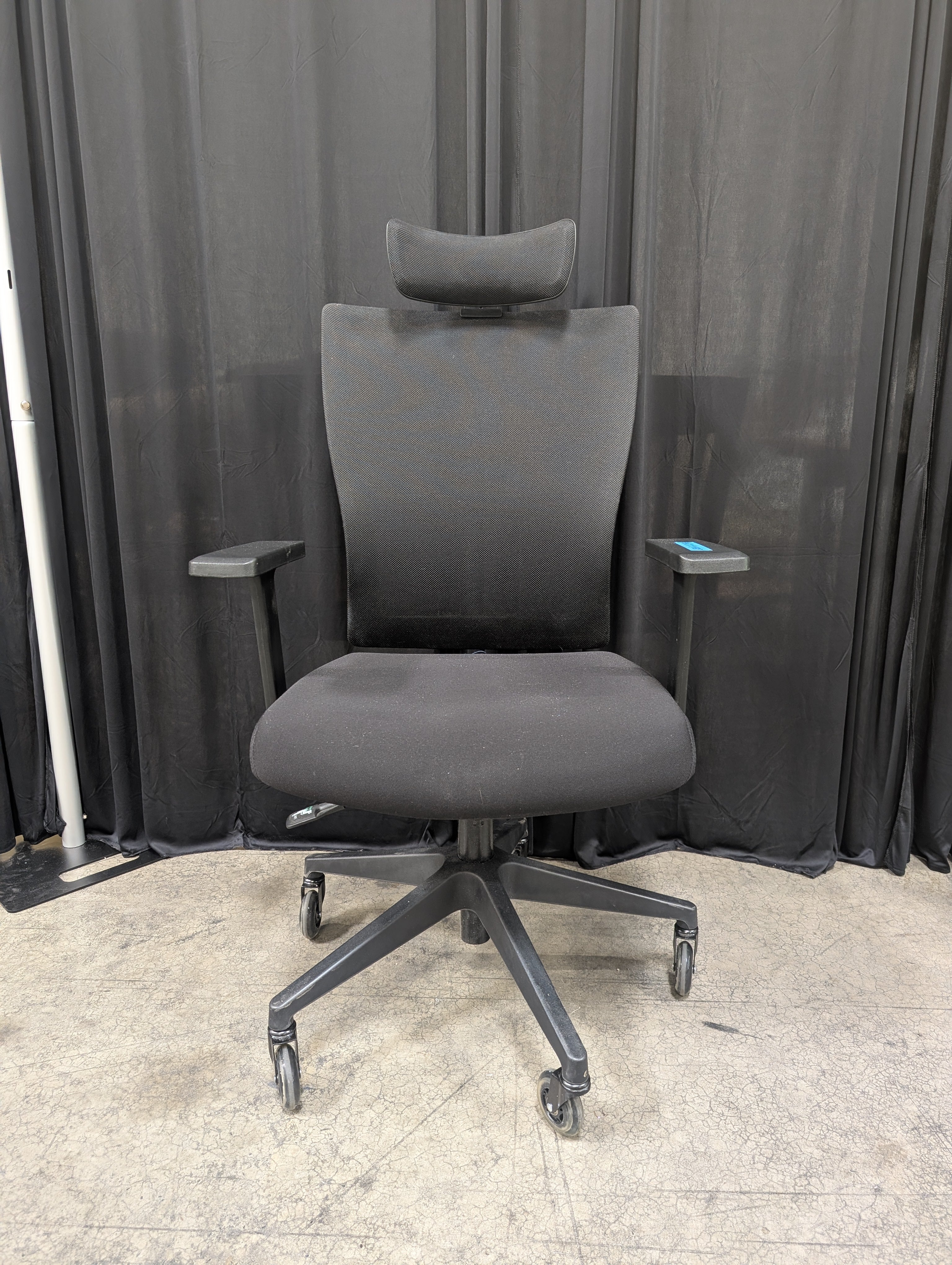 Black Mesh Ergonomic Office Chair with Headrest