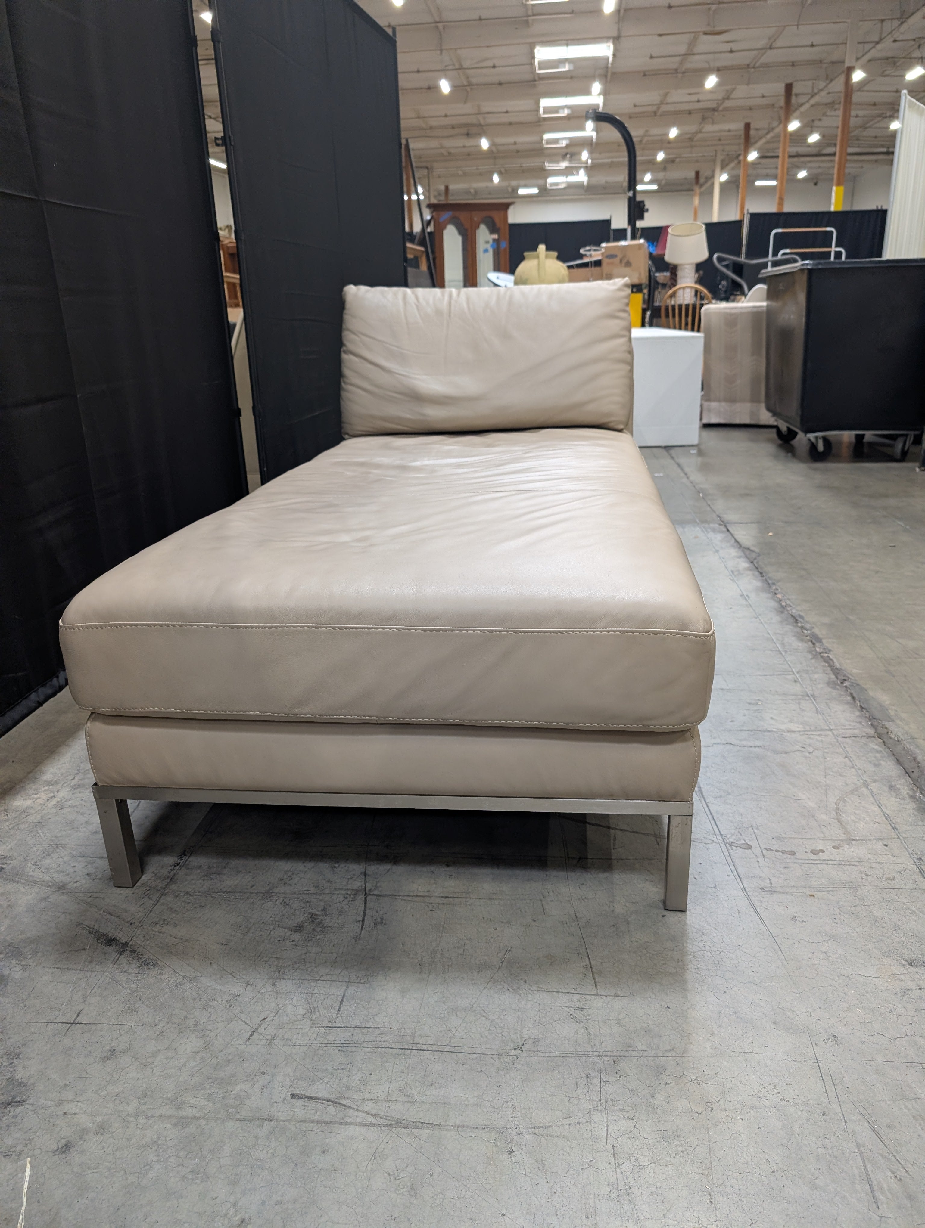 Italsofa Contemporary Beige Leather Chaise Lounge
