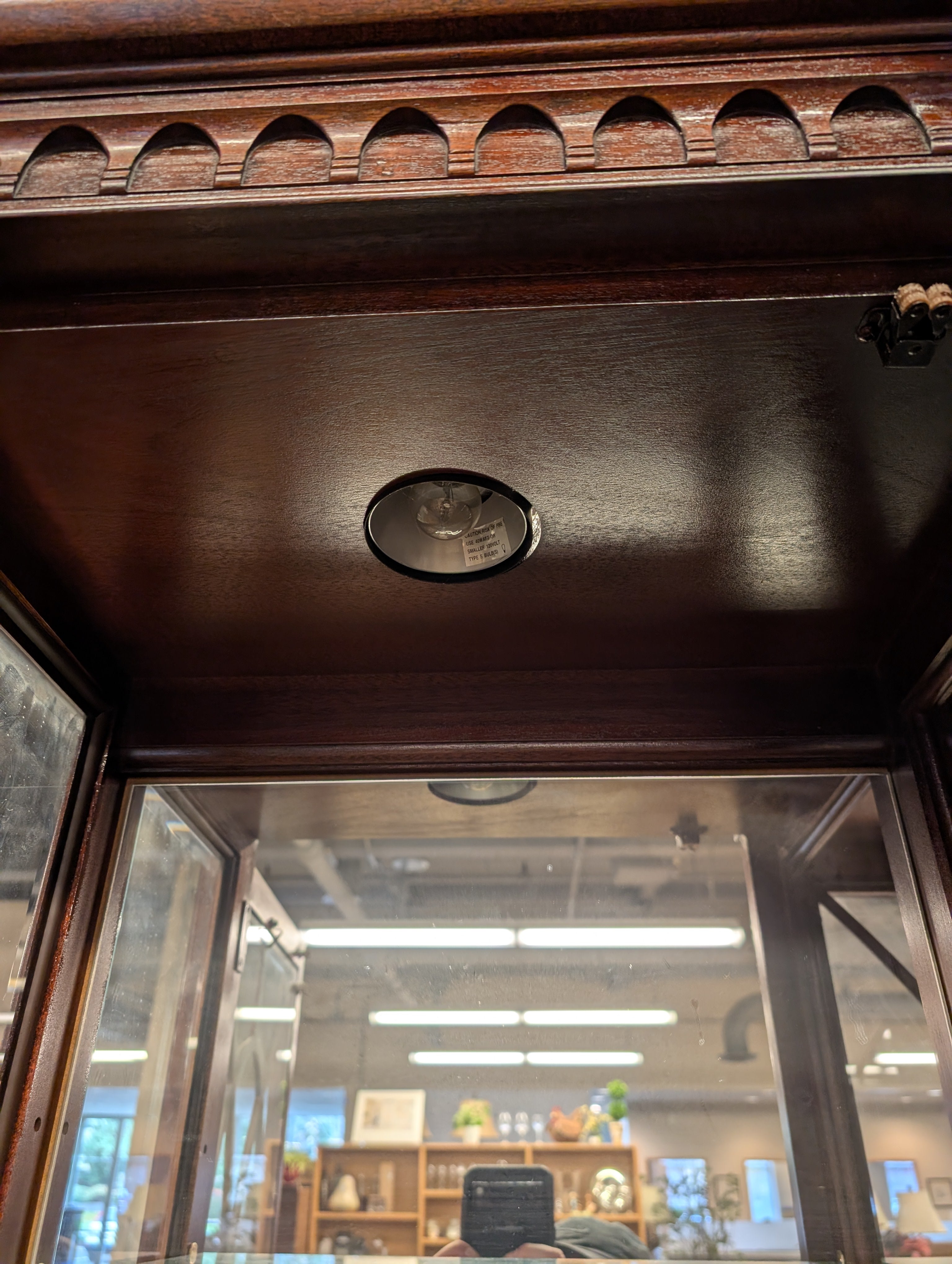 Thomasville Georgian Style Large Mahogany China Display Breakfront