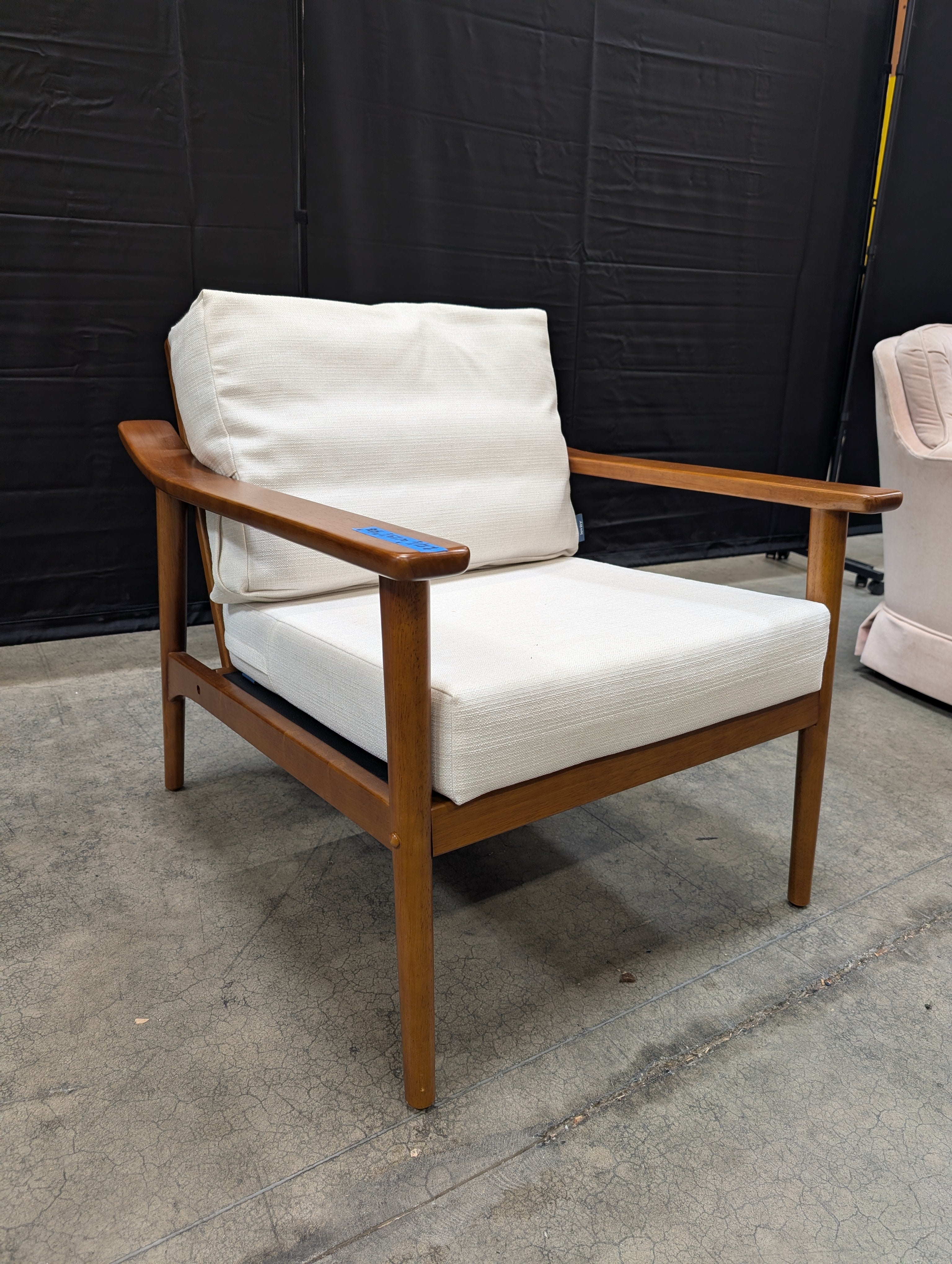 Scandinavian Lounge Chair by Levity
