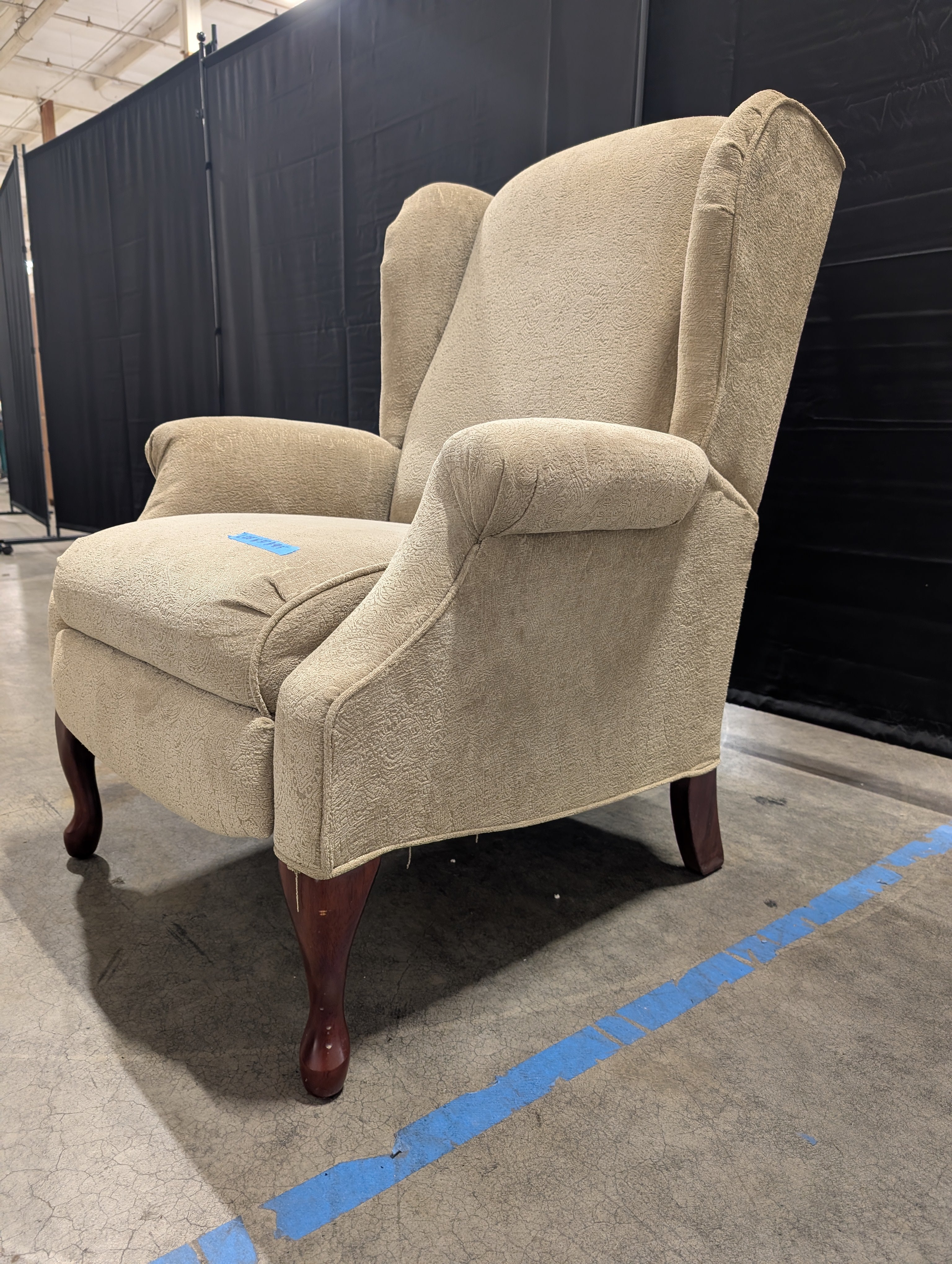 Lane Furniture Wingback Recliner with Cabriole Legs